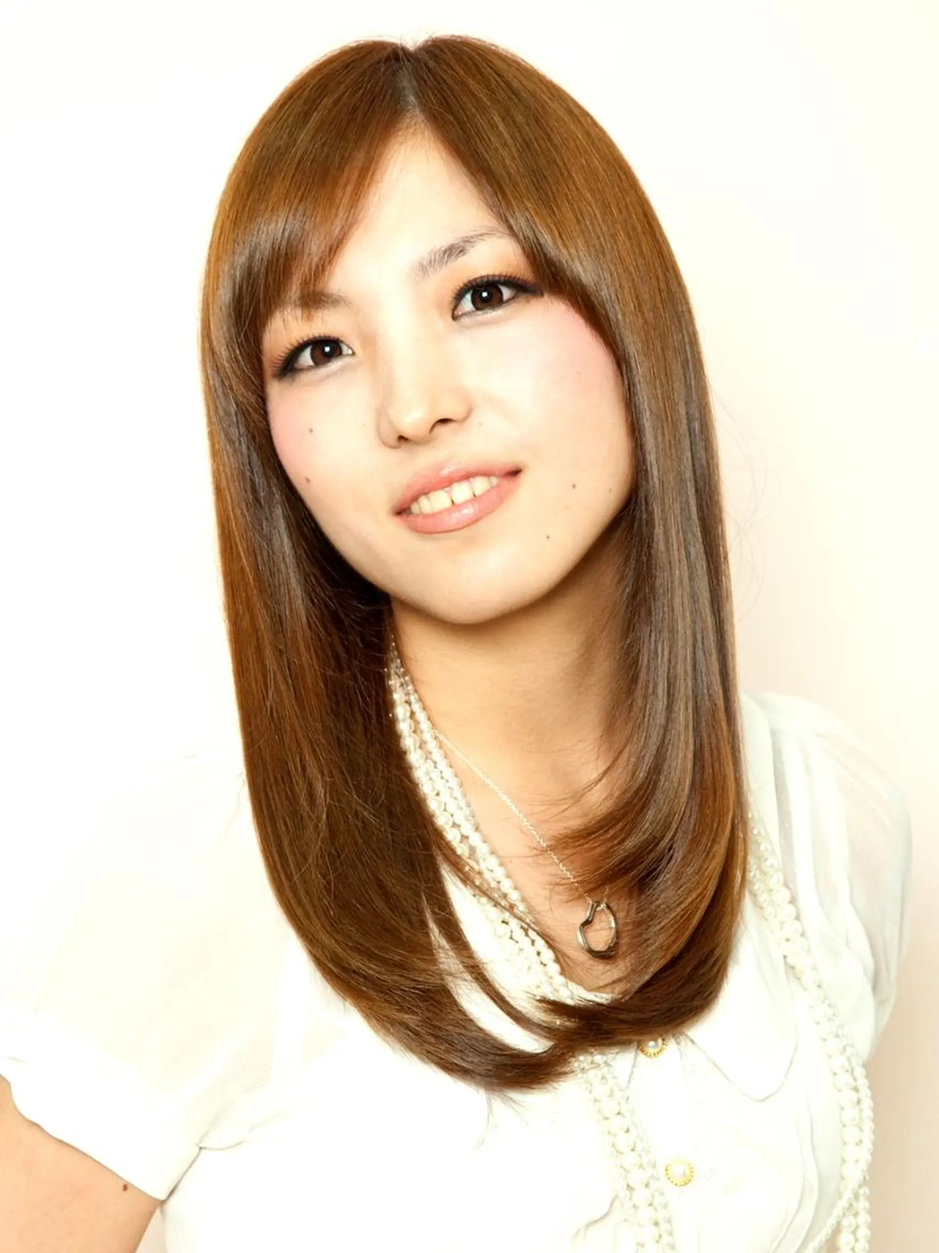 セミロング カラー 透明感カラー 小顔カット ✨hair make flencia✂️✨のヘアスタイル