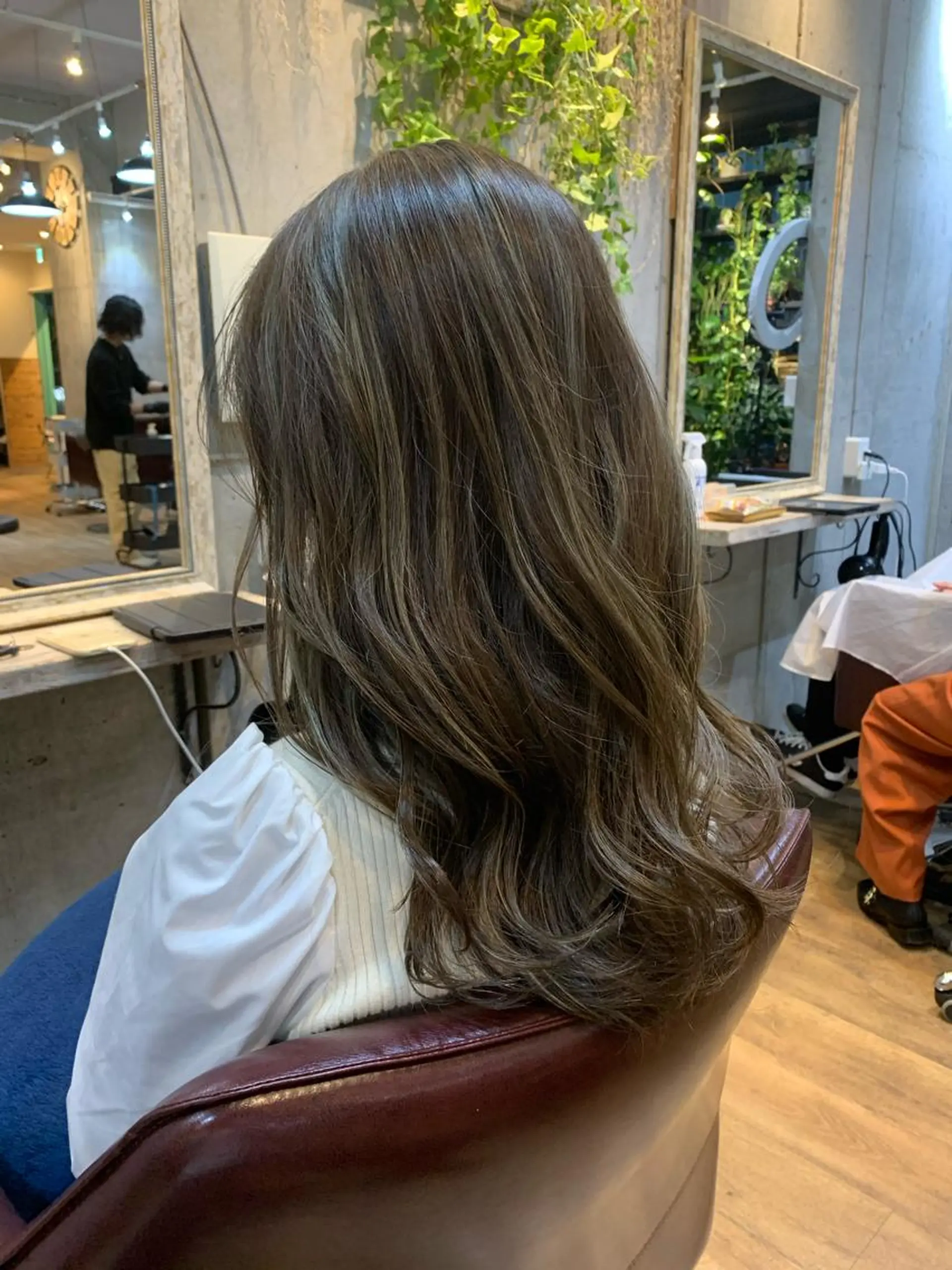 ロング カラー 安達 俊亮のヘアスタイル