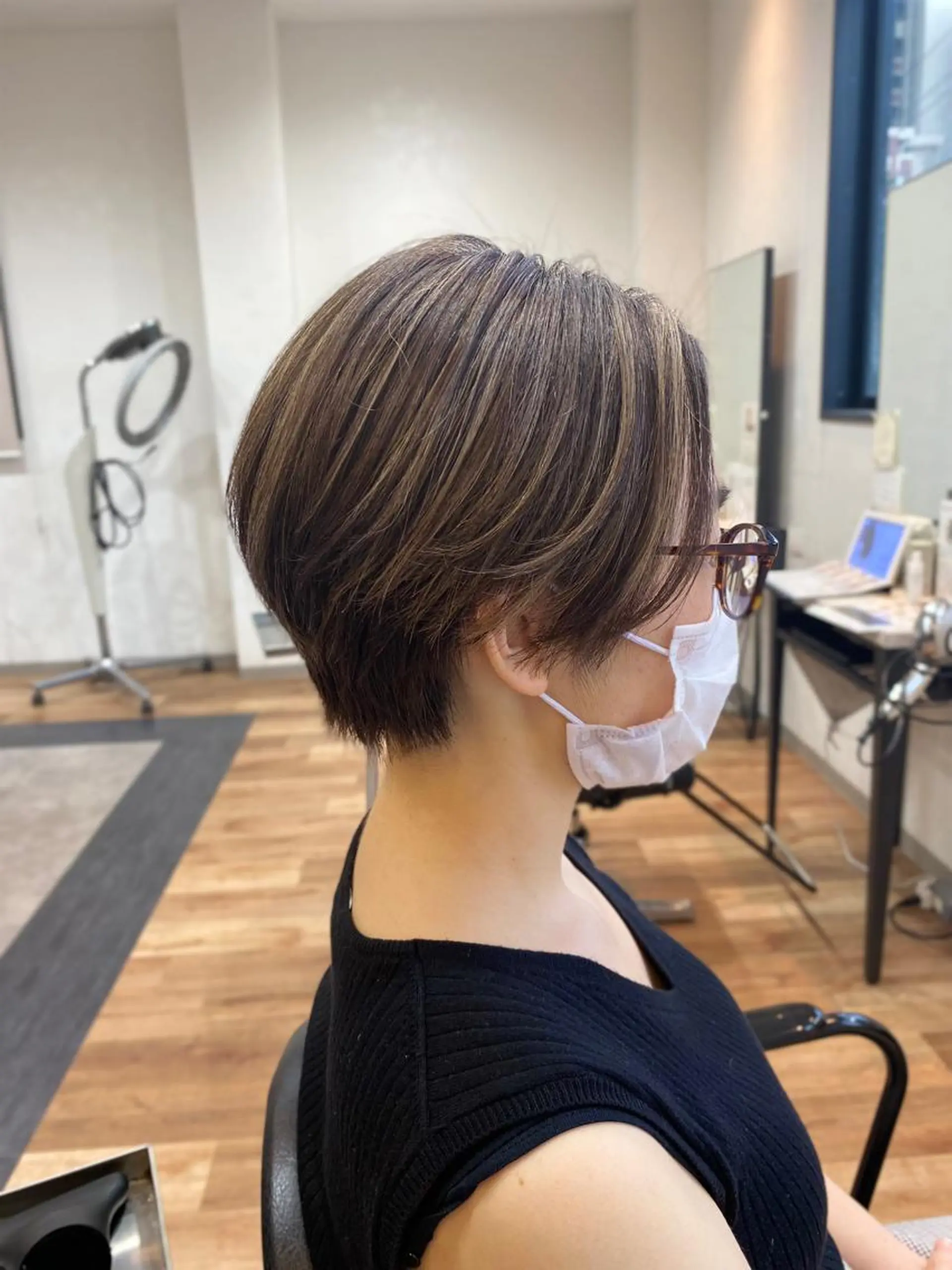 ショート カラー ハンサムショート ショートヘア カット ヘアカラー 矢部 萌深のヘアスタイル