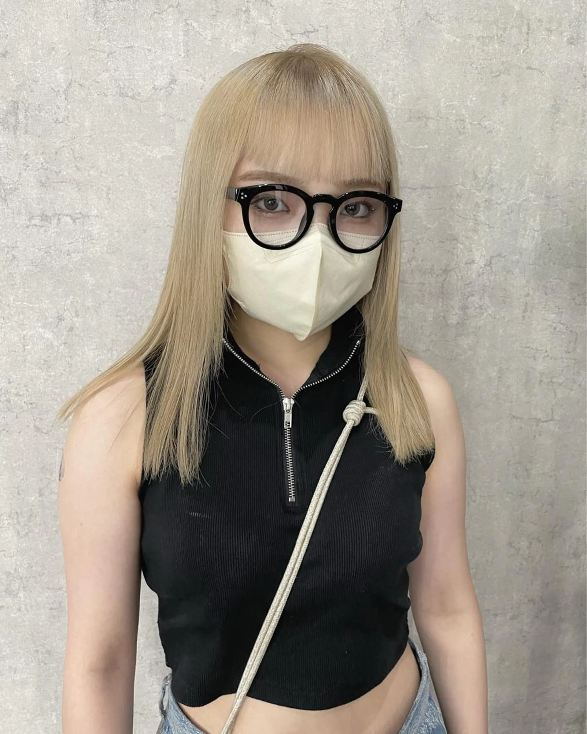 セミロング カラー ブロンド ヘアカラー 袴田 伊代のヘアスタイル