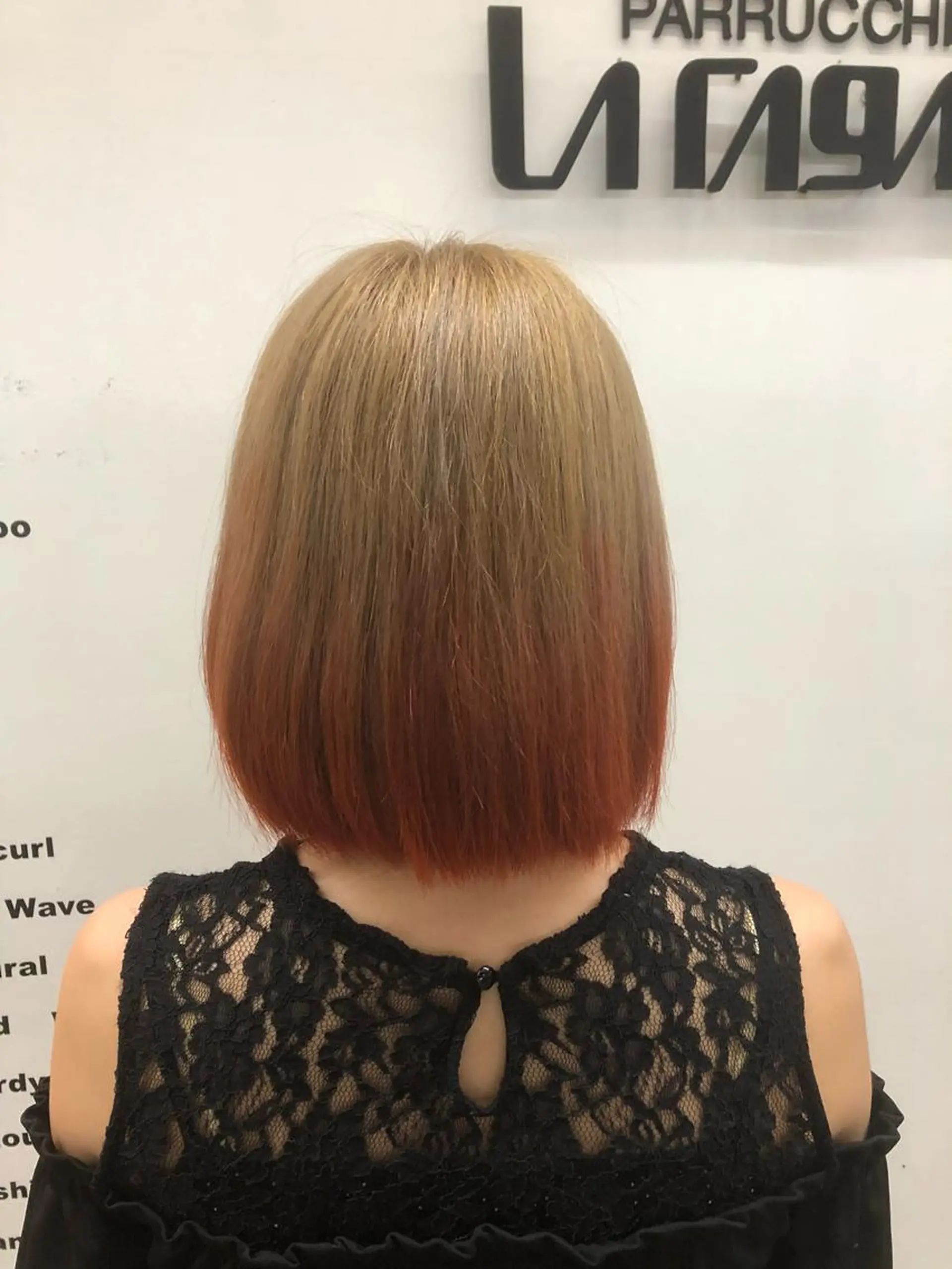 ショート カラー ブリーチ オレンジ シェアサロン　シエナ所属・東條 克義のヘアスタイル