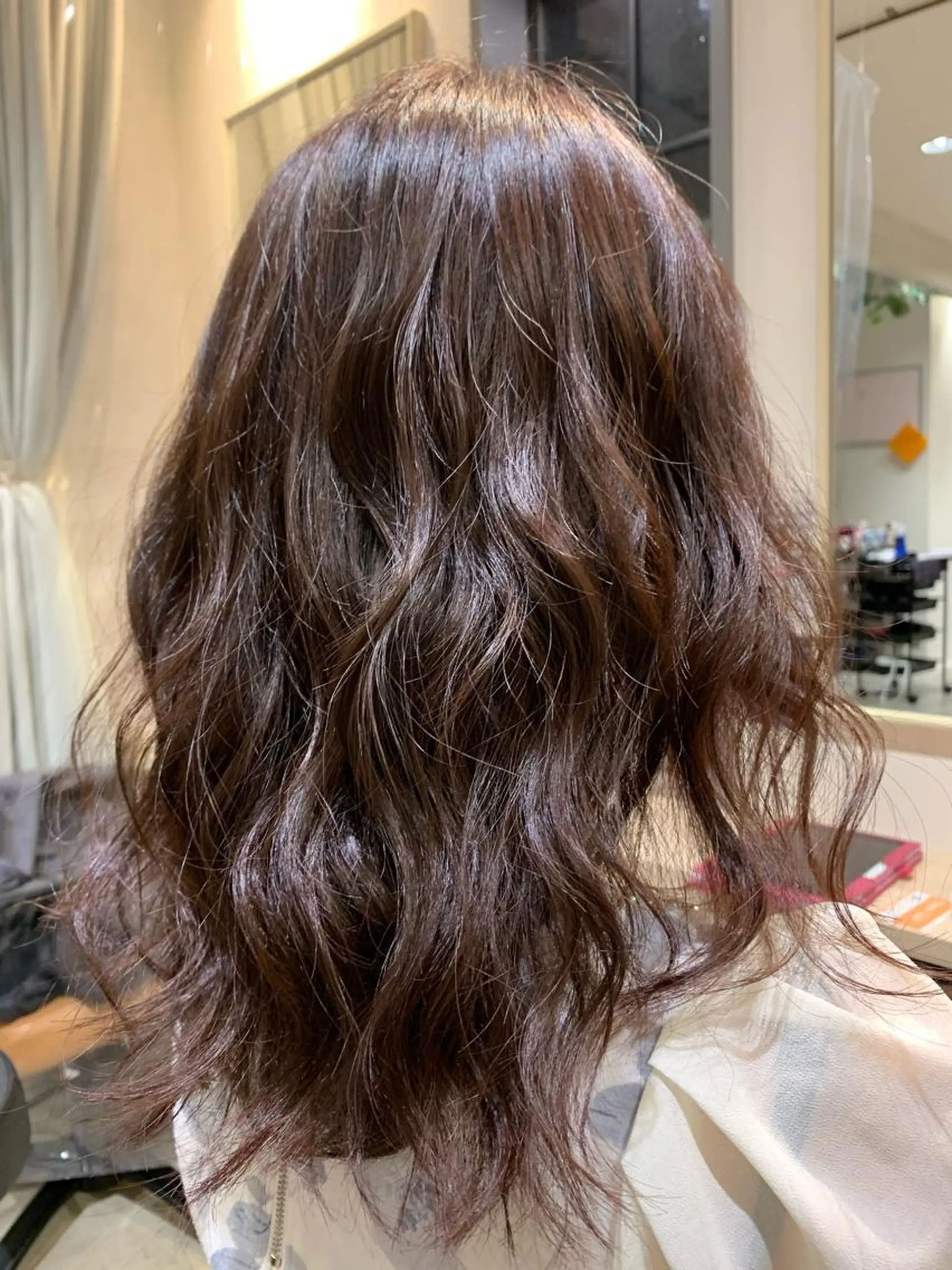 セミロング カラー 遊佐 瑞紀のヘアスタイル