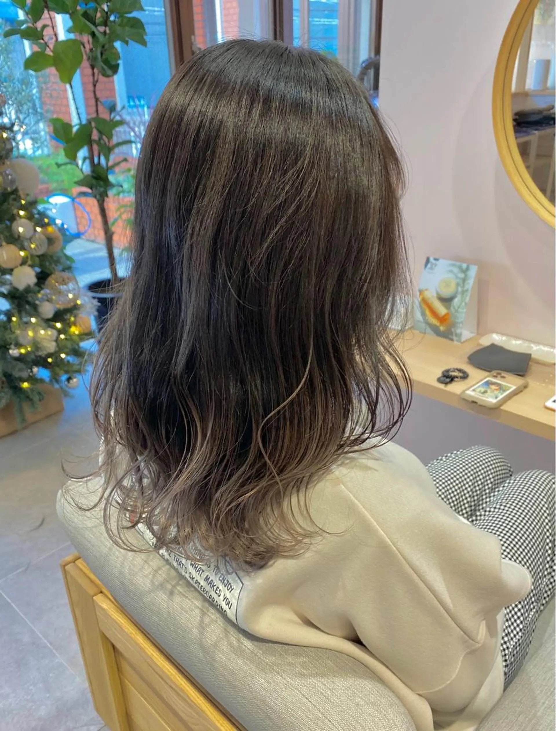 ロング カラー グラデーションカラー シルバー nagisa /縮毛矯正のヘアスタイル