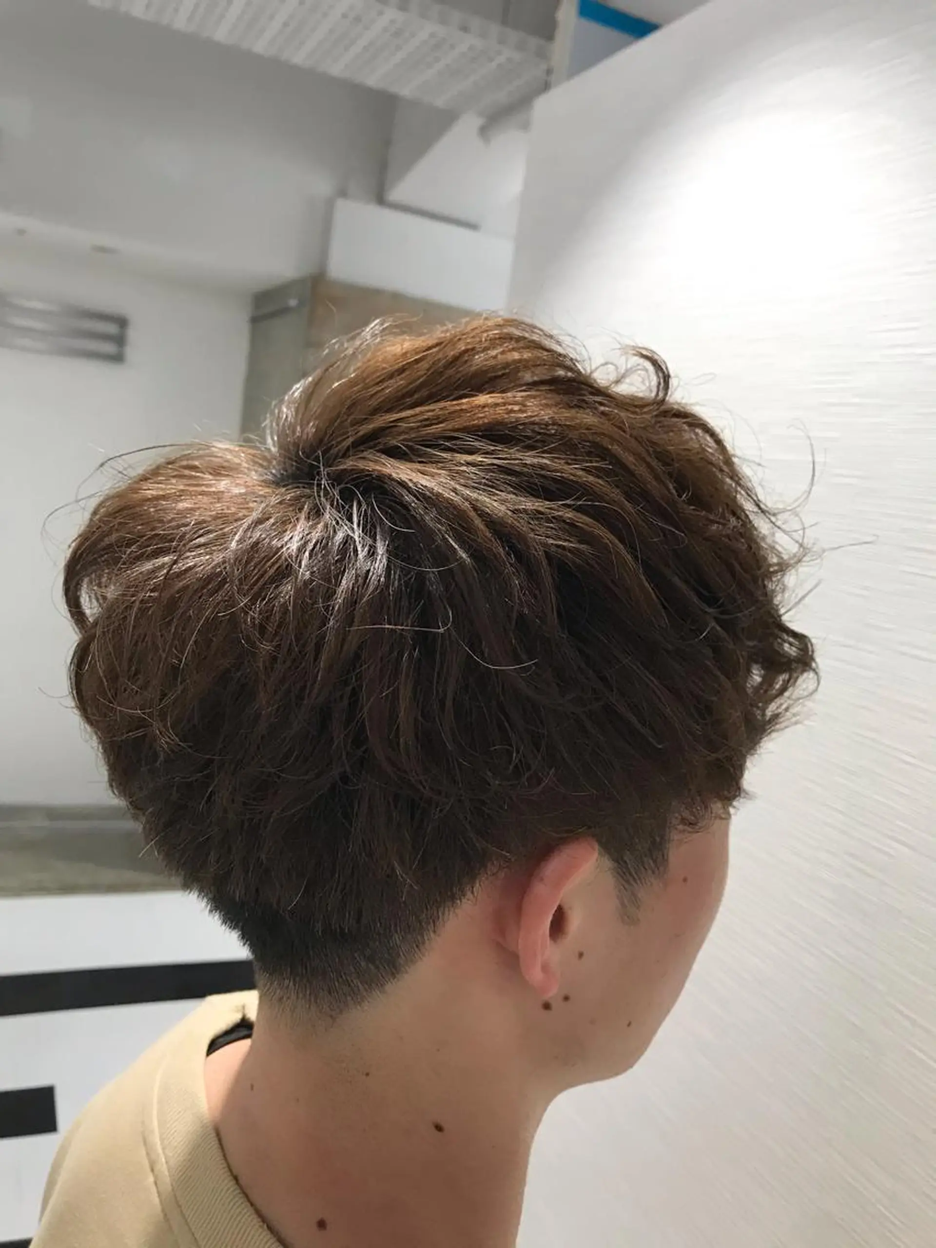 ショート カラー メンズ メンズパーマ カット ヘッドスパ 【東北メンズヘア1 位受賞🥇】本間祐太のヘアスタイル