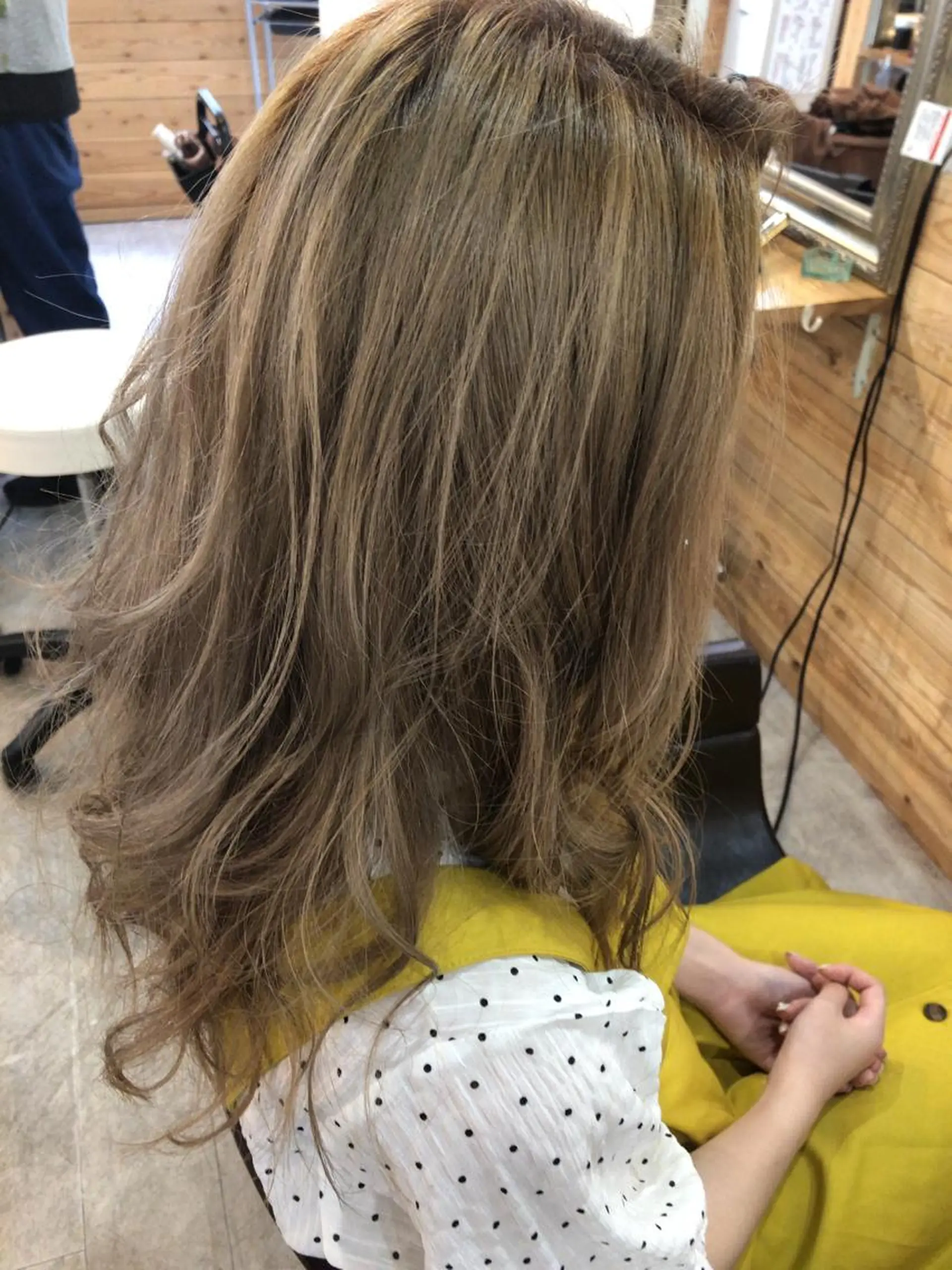 セミロング ✨艶感/透け感✨Sherry所属・艶髪/ハイトーン Sherryのヘアスタイル