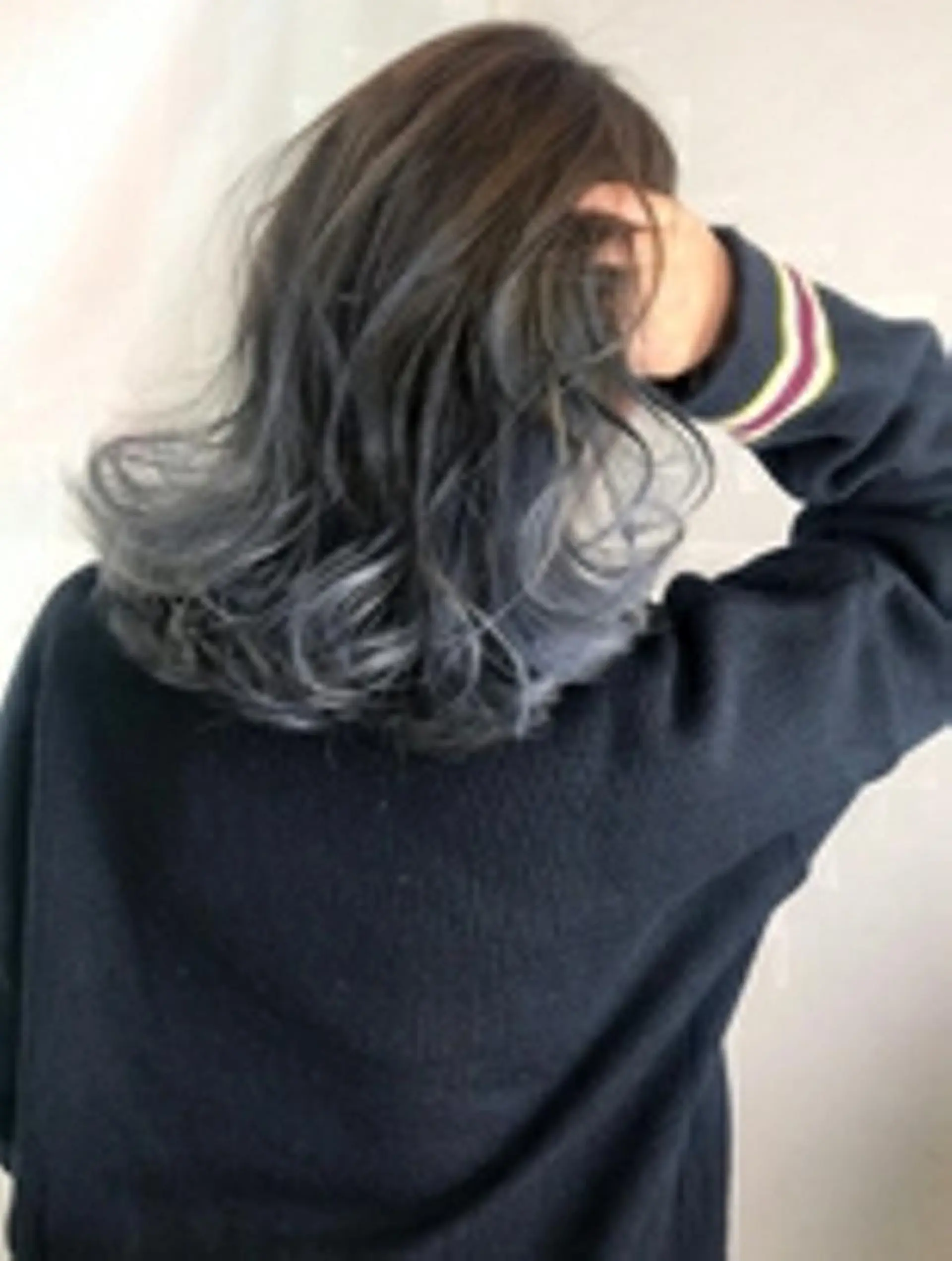 セミロング カラー 冨岡 千尋のヘアスタイル
