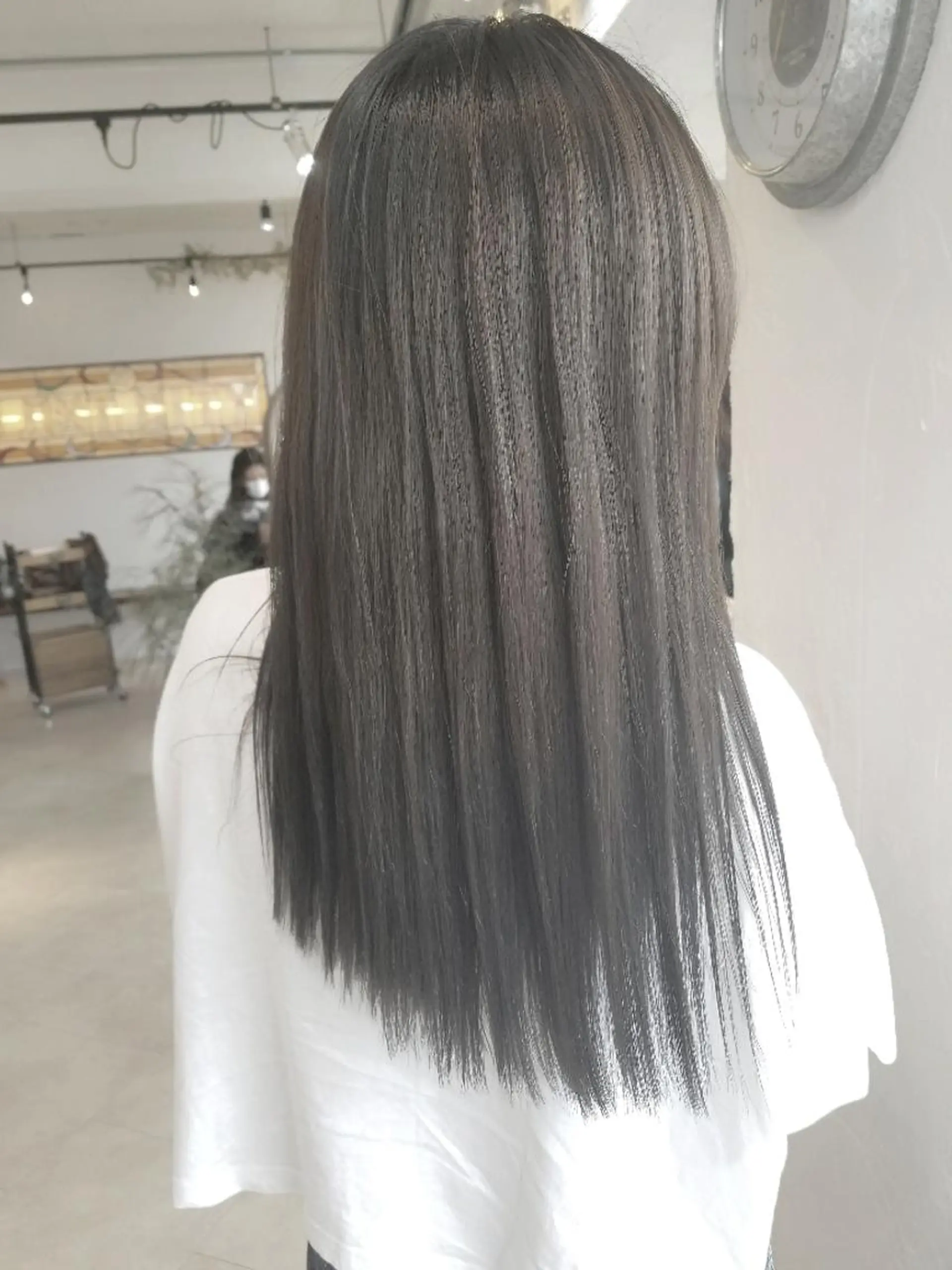 セミロング カラー グレージュ 外国人風カラー カット ヘアカラー トリートメント すずき えりのヘアスタイル