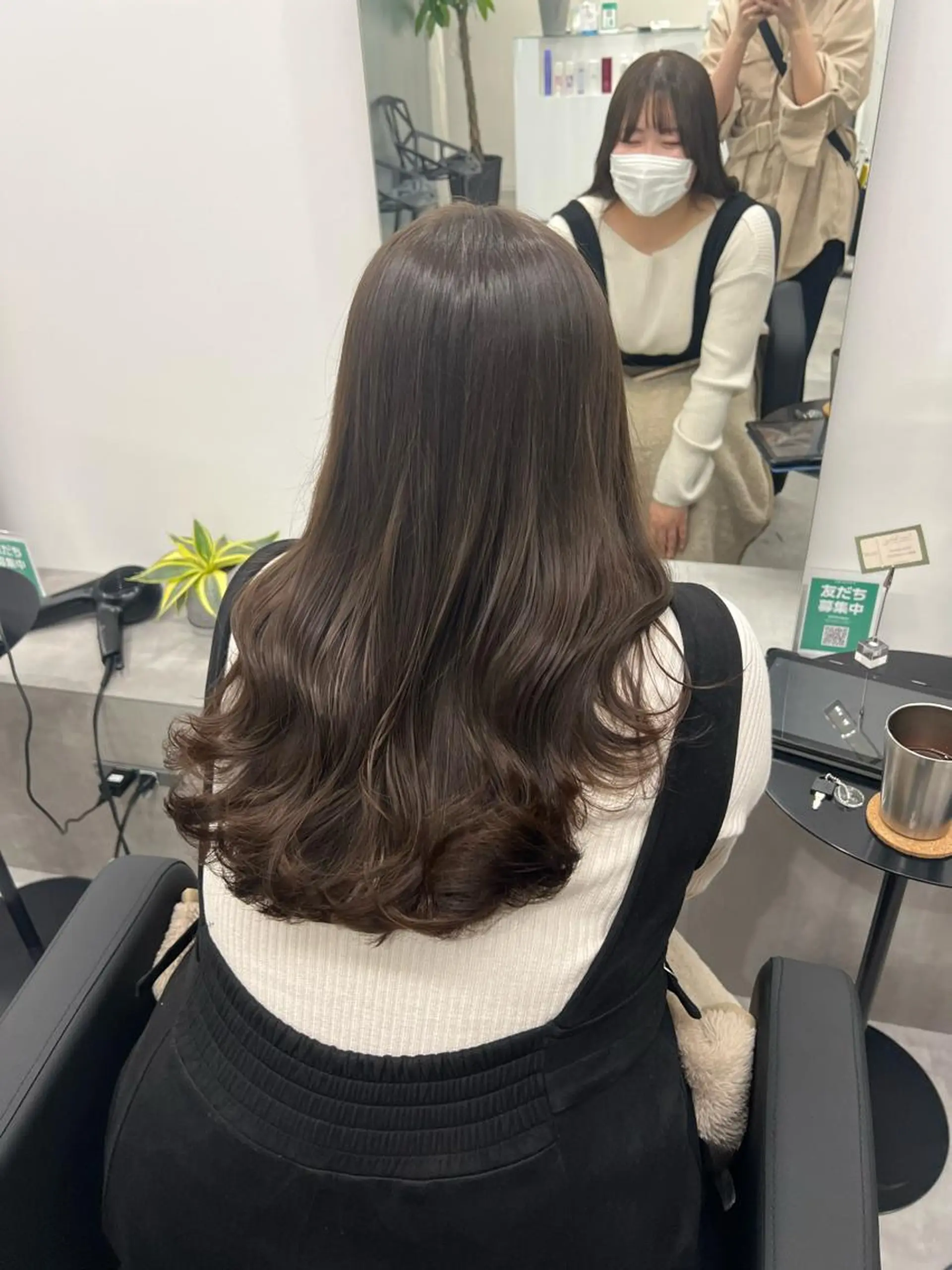 ロング カラー ブリーチ 透明感カラー ダブルカラー イヤリングカラー グレージュ カット ヘアカラー トリートメント LOOP REMIのヘアスタイル