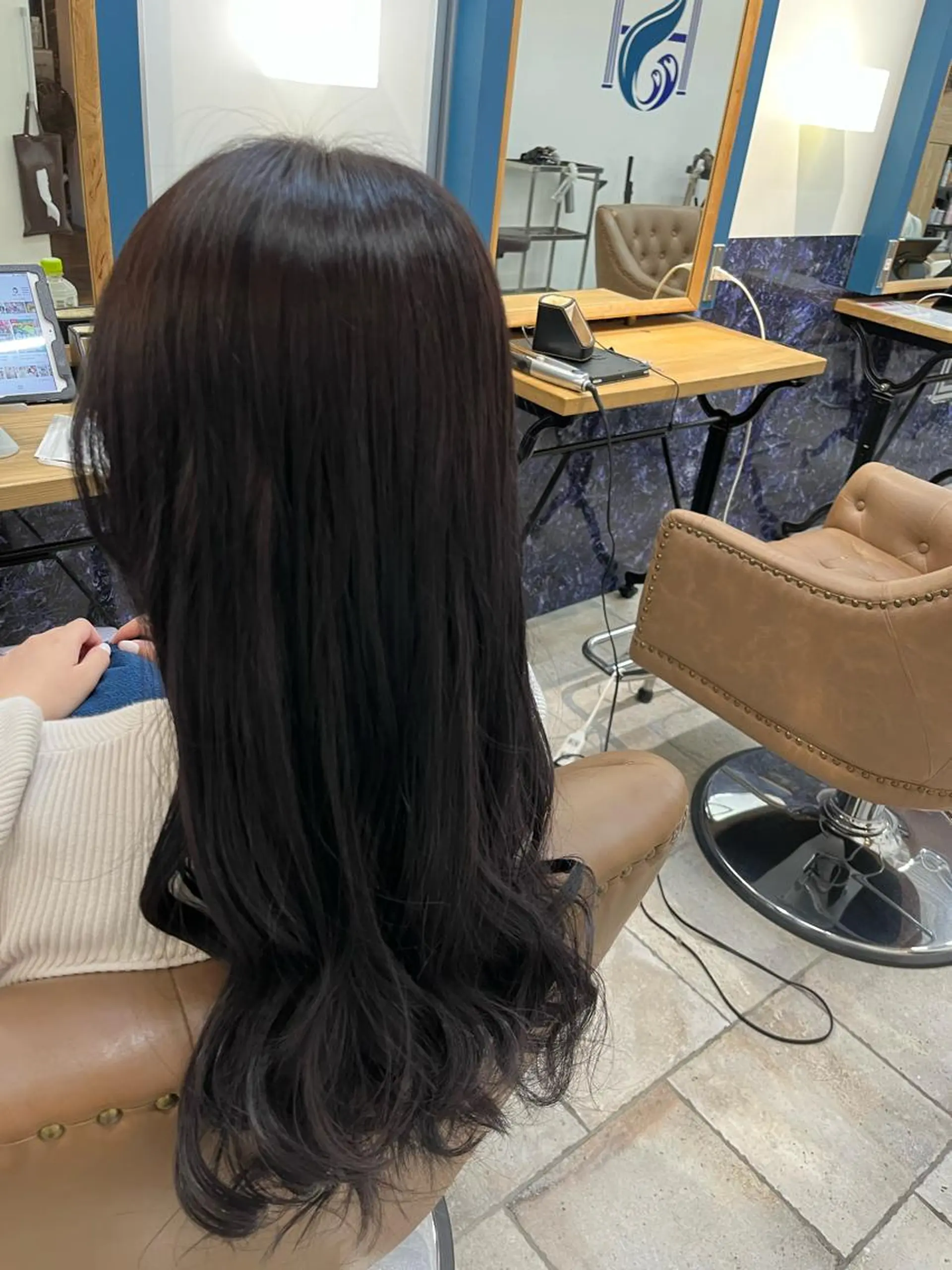 ロング アッシュ パープルカラー カラー/アイリスト 麻優のヘアスタイル