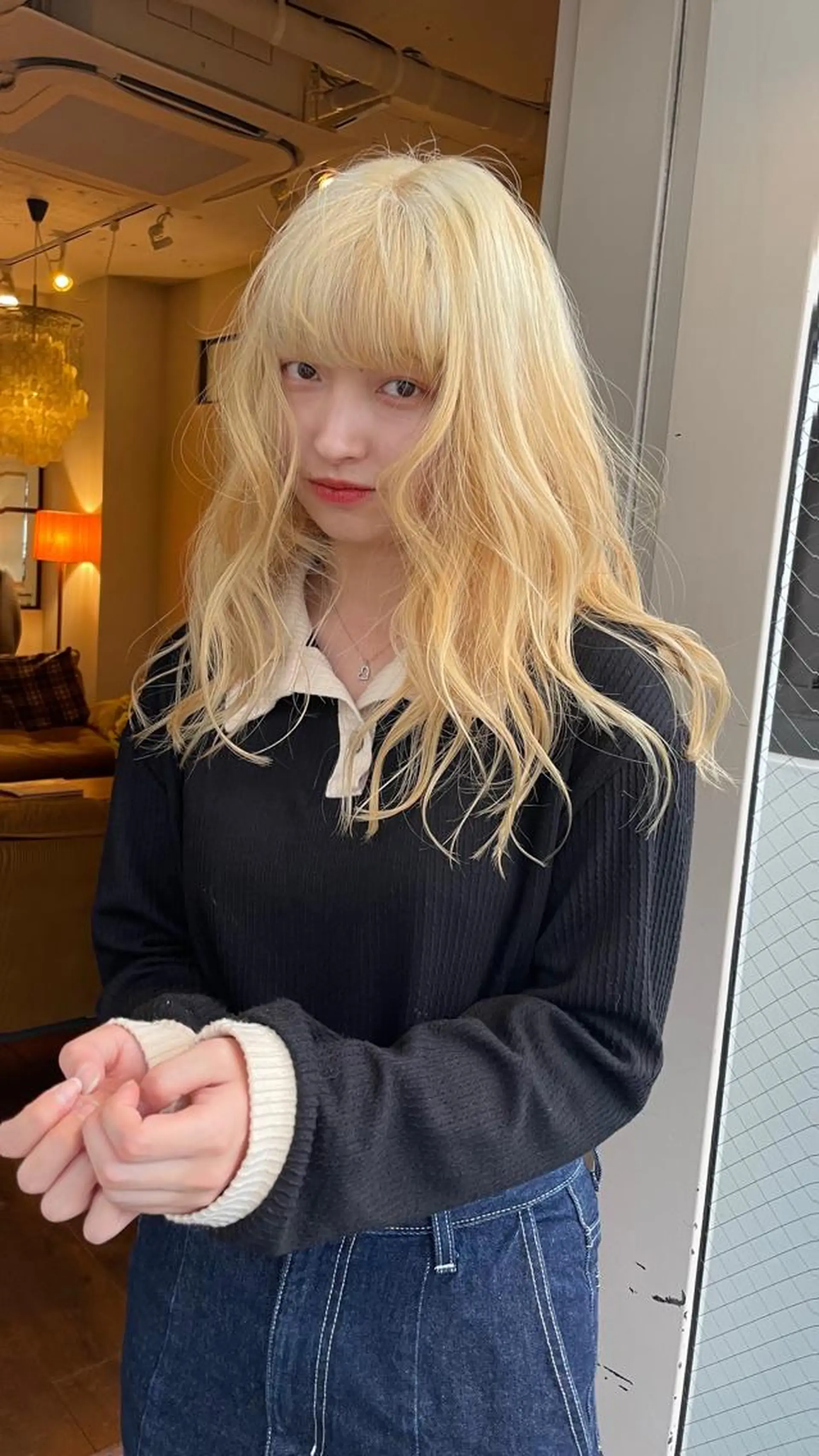 ロング カラー ブリーチ 抜きっぱなしブロンド ケアブリーチ トリートメント ファッションに 溶け込むstyleのヘアスタイル