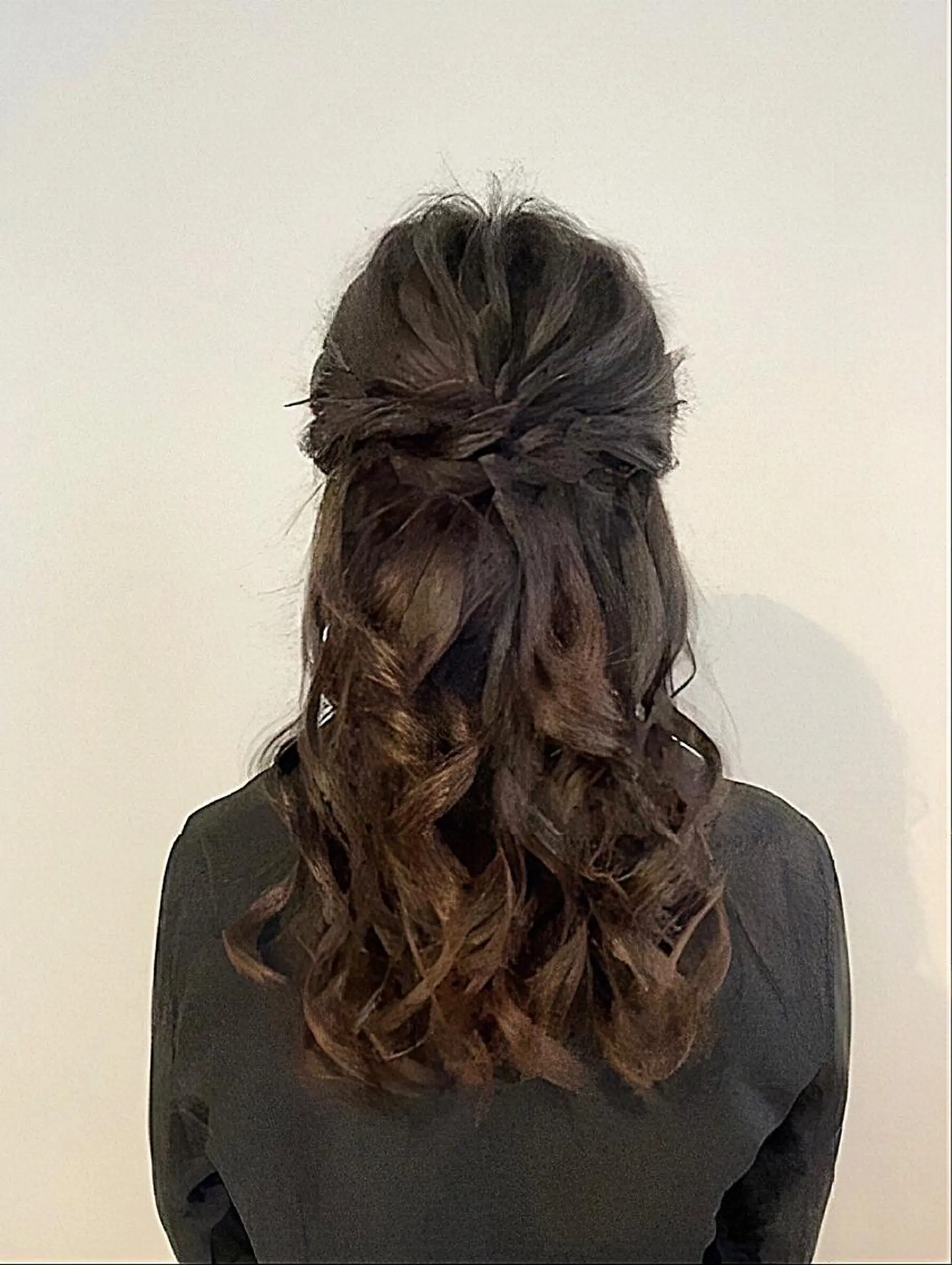 ロング 倉地 更彩のヘアスタイル