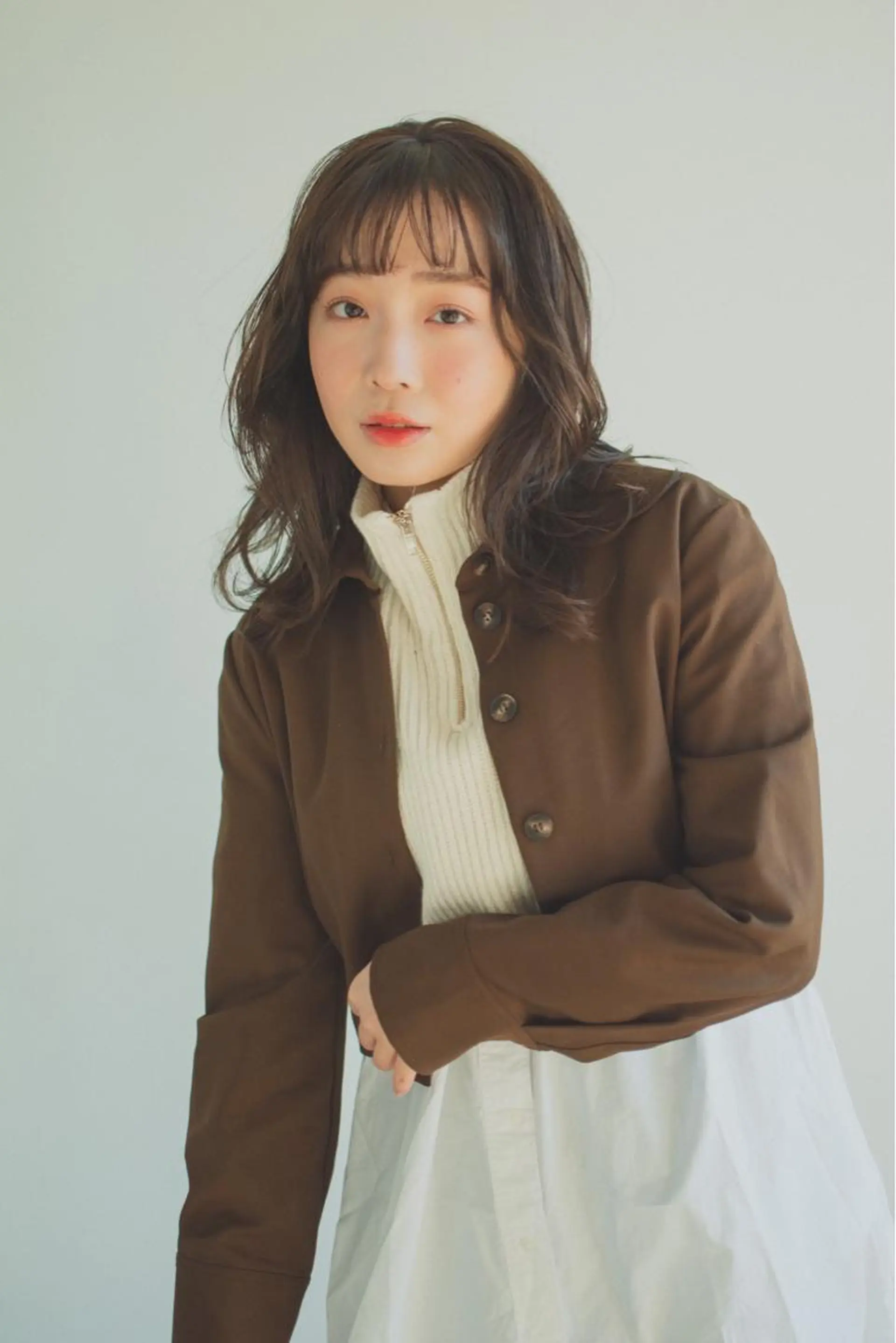 ミディアム カラー カット ヘアカラー トリートメント 前髪/顔周り /レイヤー/秋山 元のヘアスタイル