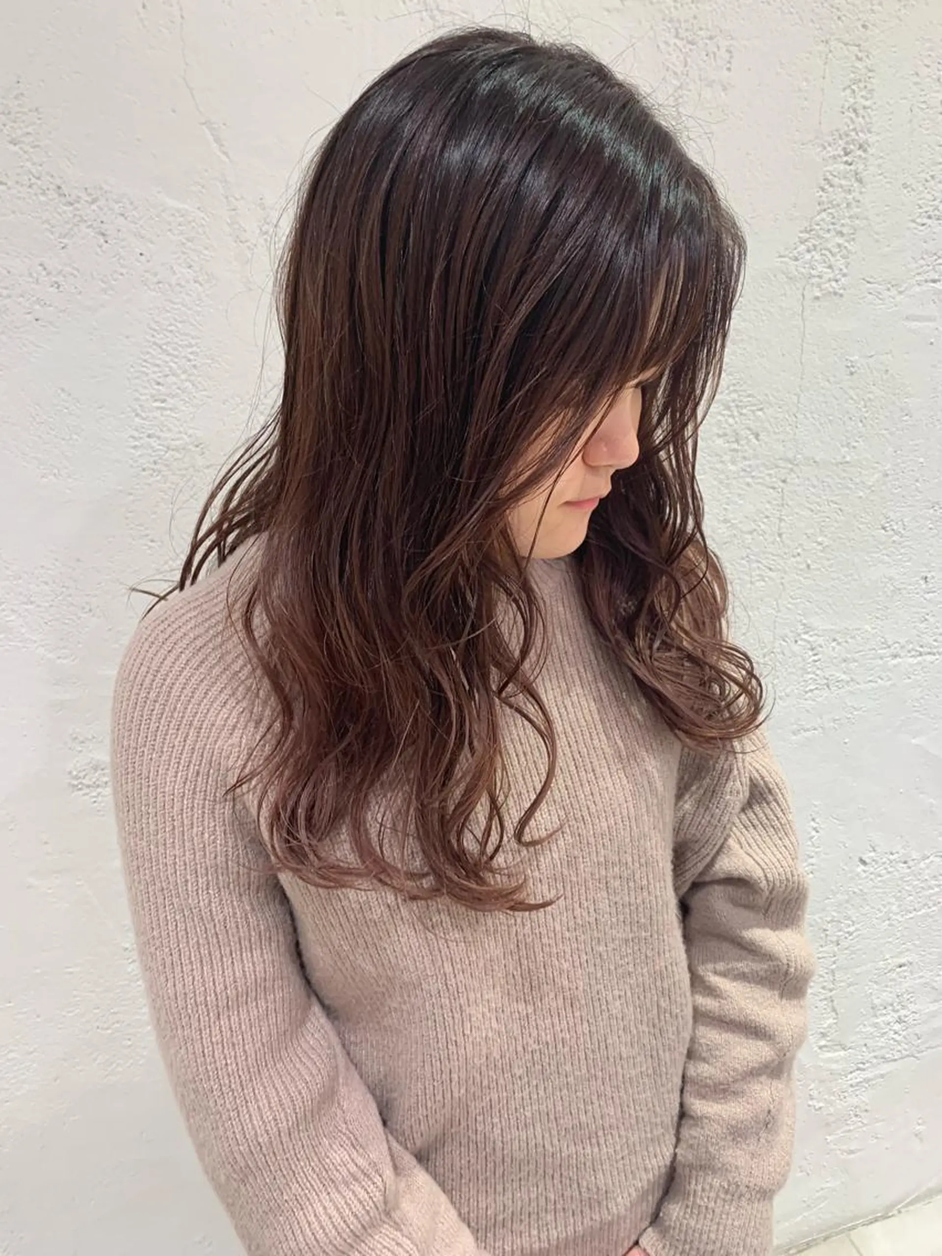 セミロング カラー ヘアアレンジ ブリーチ グラデーションカラー ピンクカラー 🫧透明感カラー/ ボブ/小笠原汐海🪽のヘアスタイル