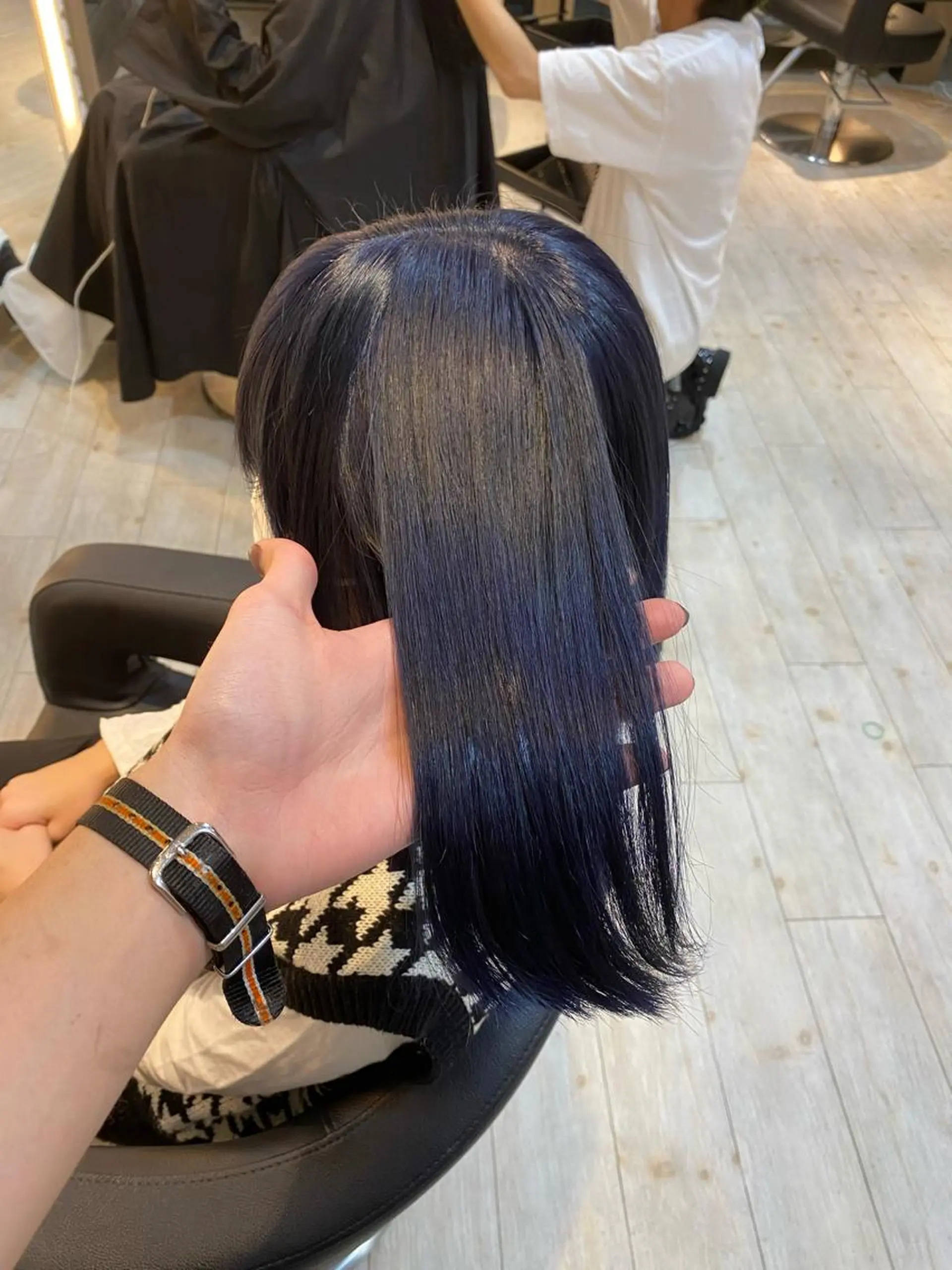 ロング カラー 黒髪 ブルーカラー ブルーブラック 鈴木/ニュアンス パーマ/メンズのヘアスタイル