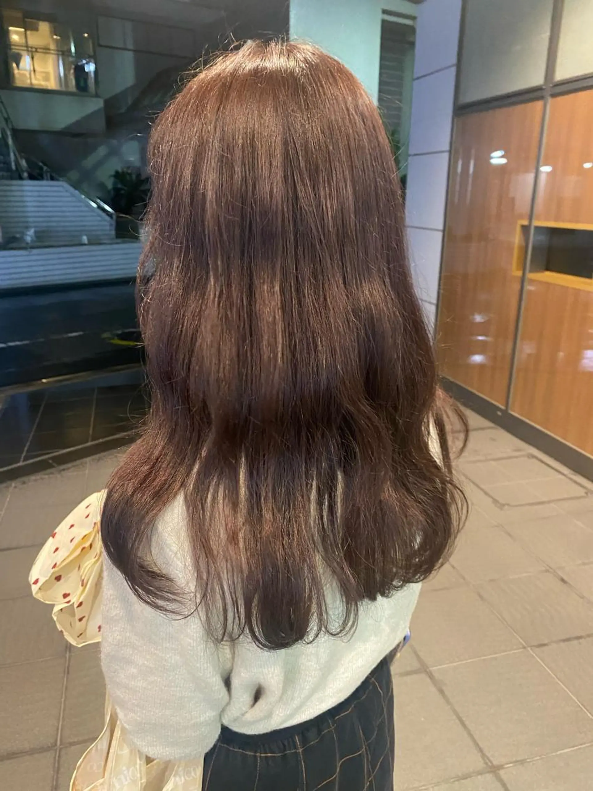 セミロング mina .のヘアスタイル