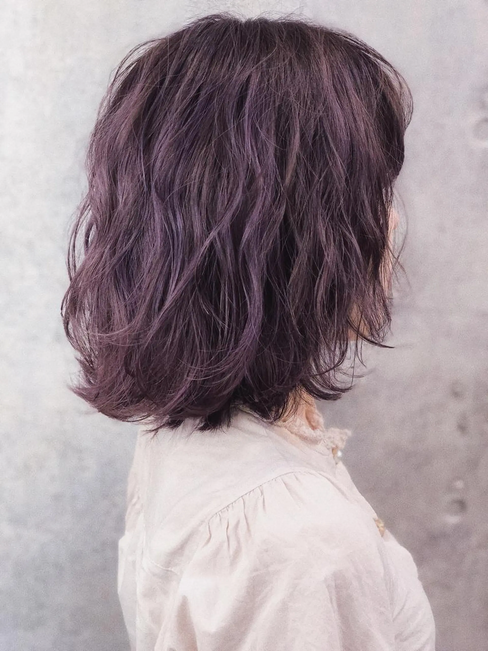 ミディアム カラー ブリーチ ラベンダーカラー 【雰囲気ﾍｱ☺︎】 岩井隼人のヘアスタイル