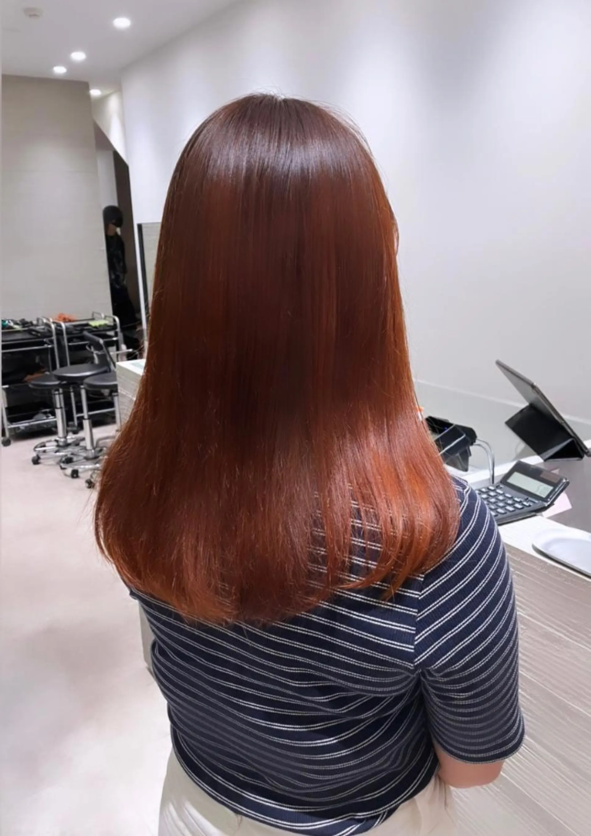 ロング カラー ブラウンカラー オレンジ オレンジブラウン サキ🤍ハイトーン 🩰くびれ巻きヘアのヘアスタイル