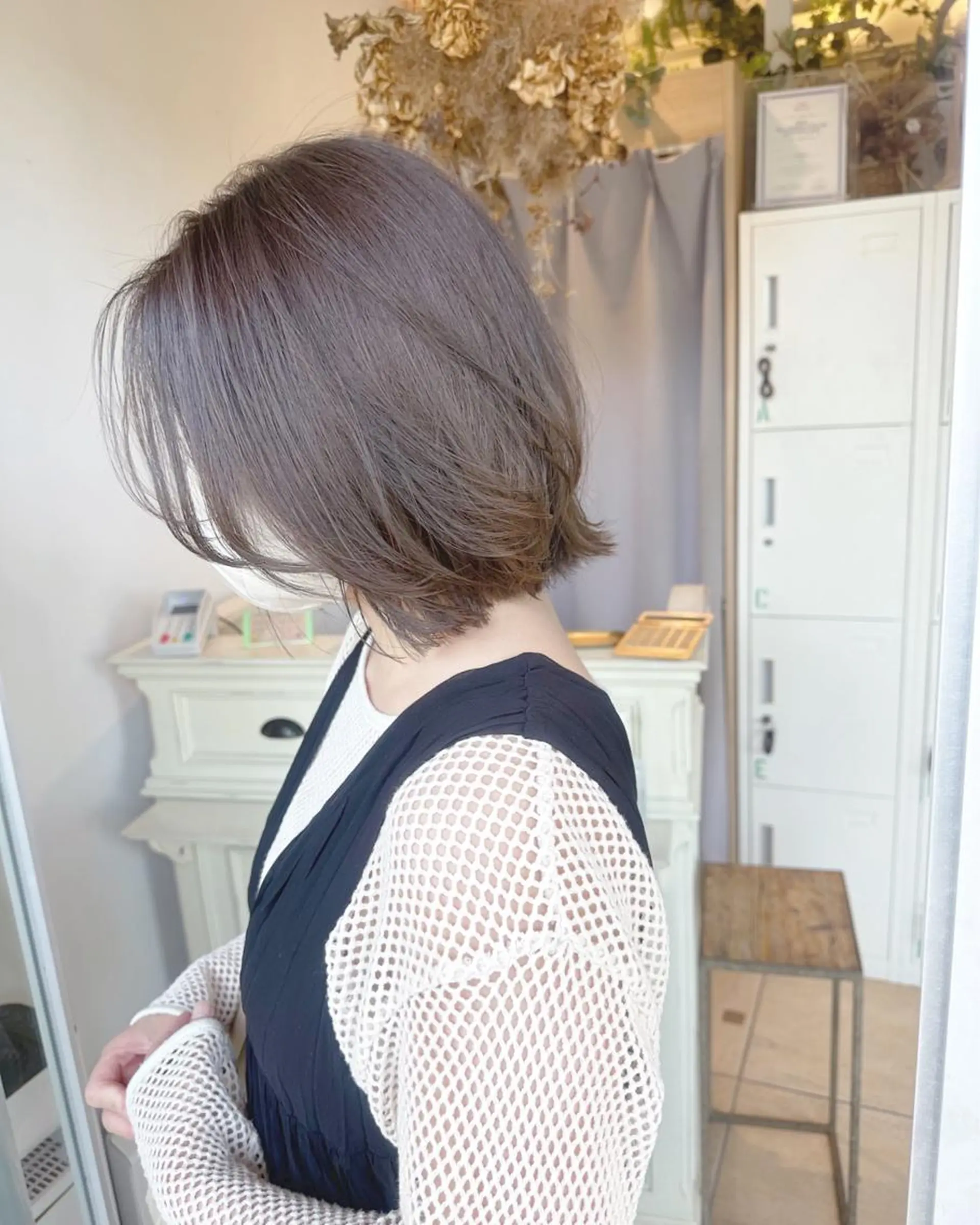 ミディアム カット ヘアカラー トリートメント ＨＩ ROのヘアスタイル