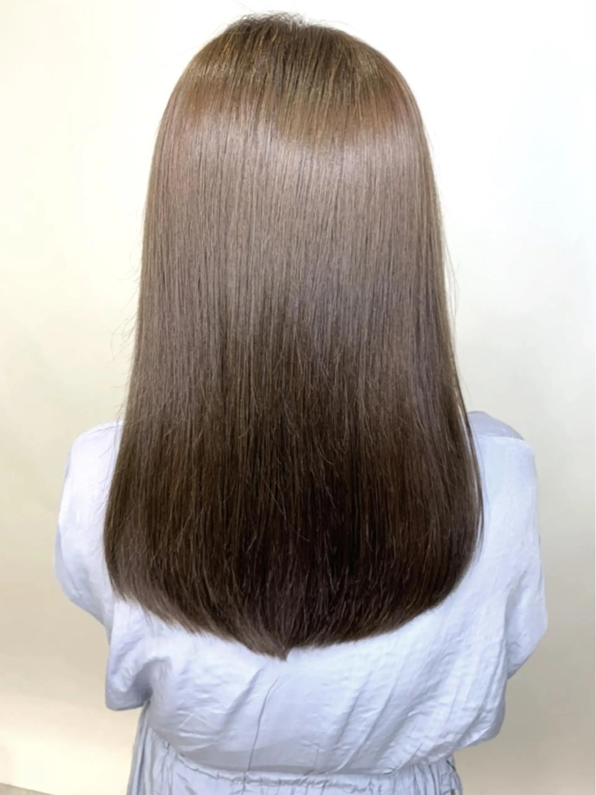 カラー アッシュ ブリーチ ブリーチなしカラー オリーブアッシュ Lee 甲子園のヘアスタイル