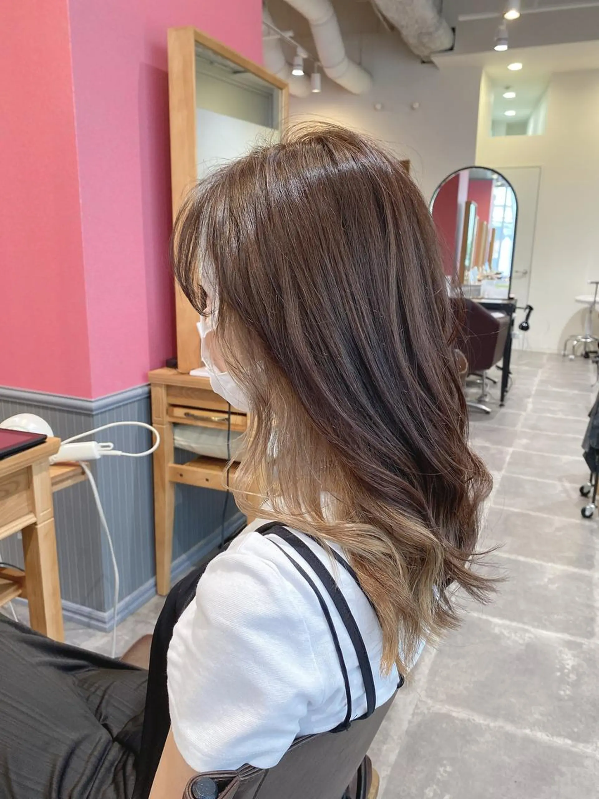 セミロング ON_fleek所属・藤本 祥実のヘアスタイル