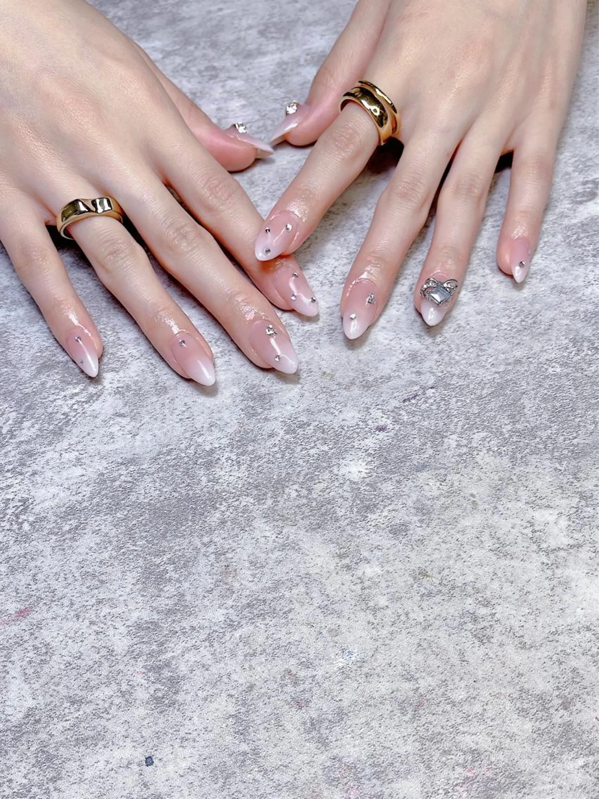 ミディアム めぐみのネイルサロン スタッフ練習のネイルデザイン