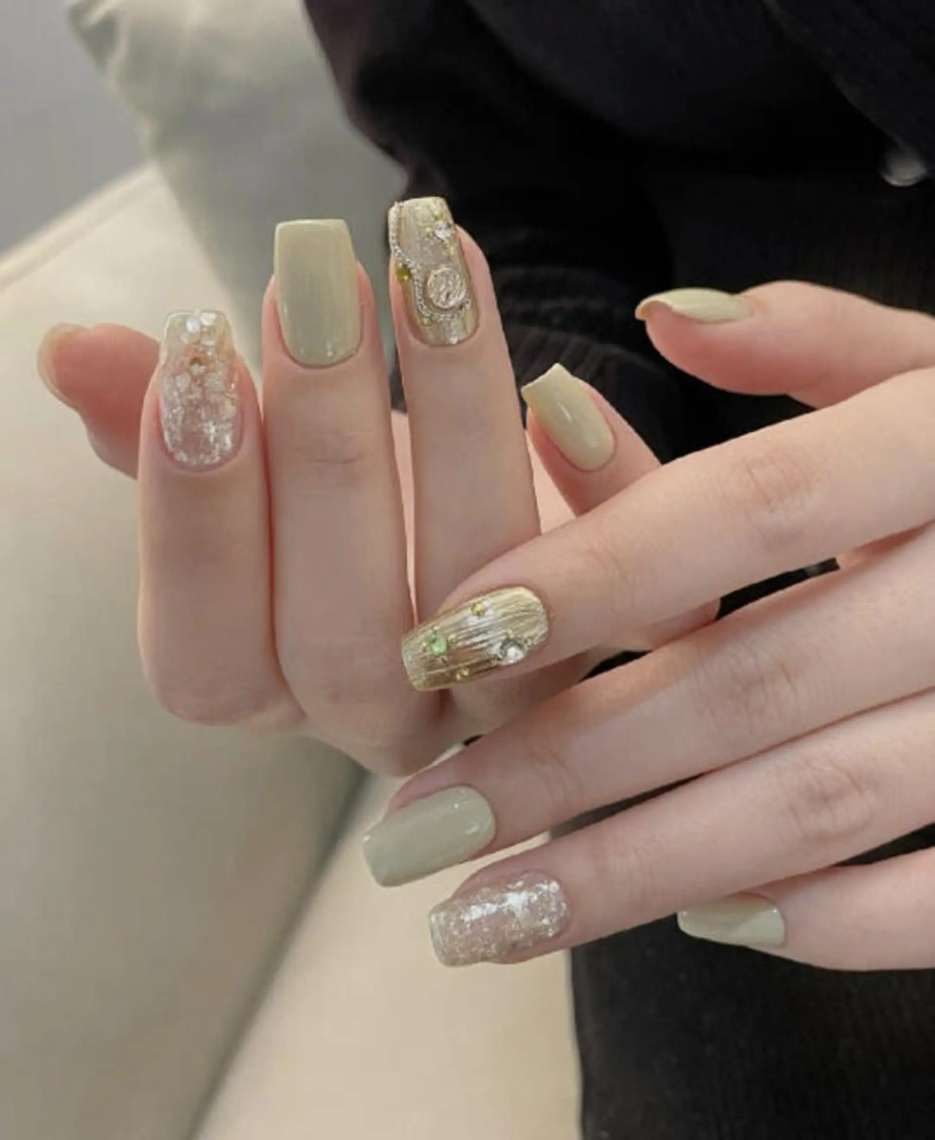 ネイル RAFFINE haru🦋🩵のネイルデザイン