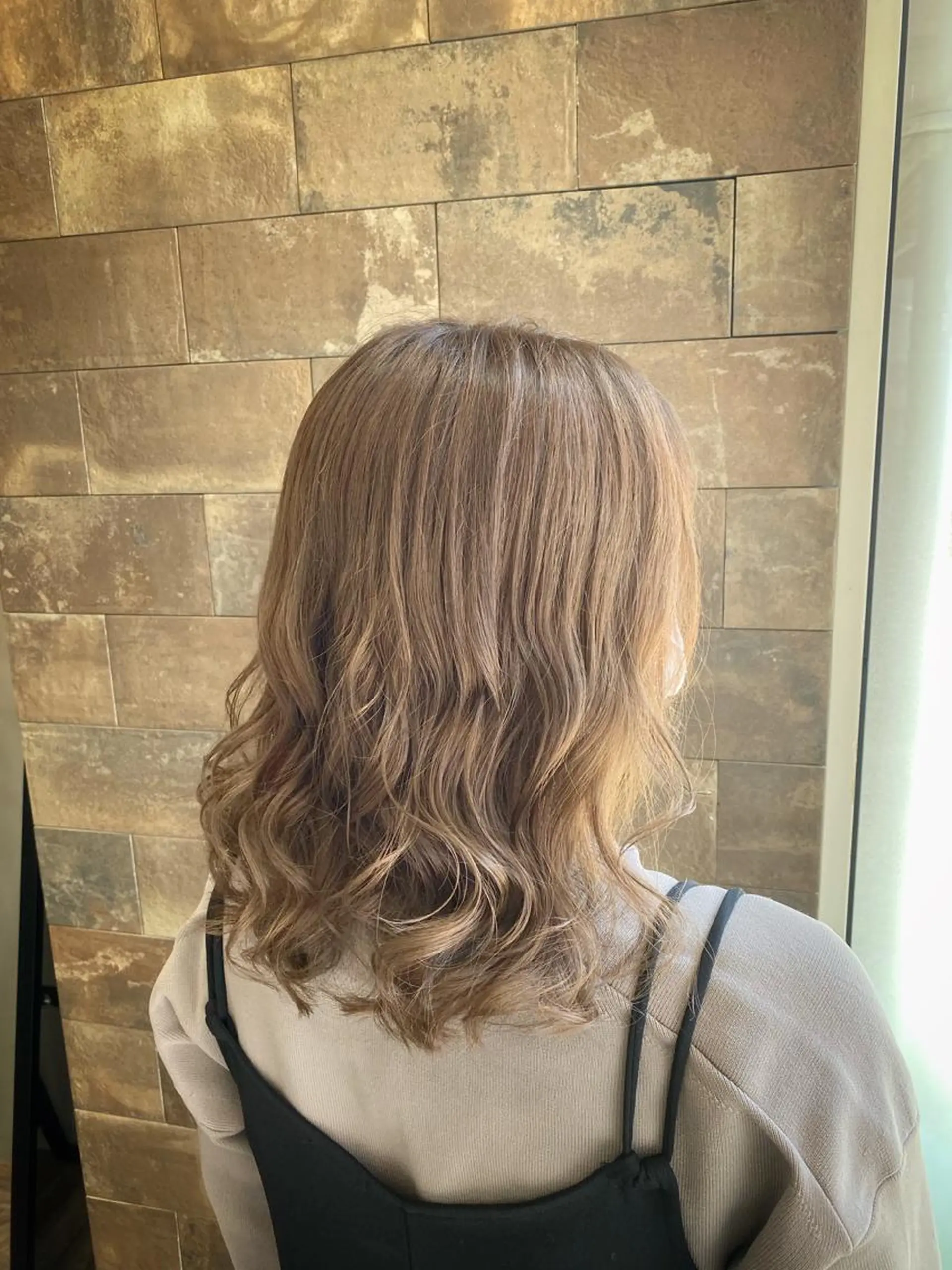 ミディアム カラー ヘアアレンジ Belle hair Design青野大貴のヘアスタイル