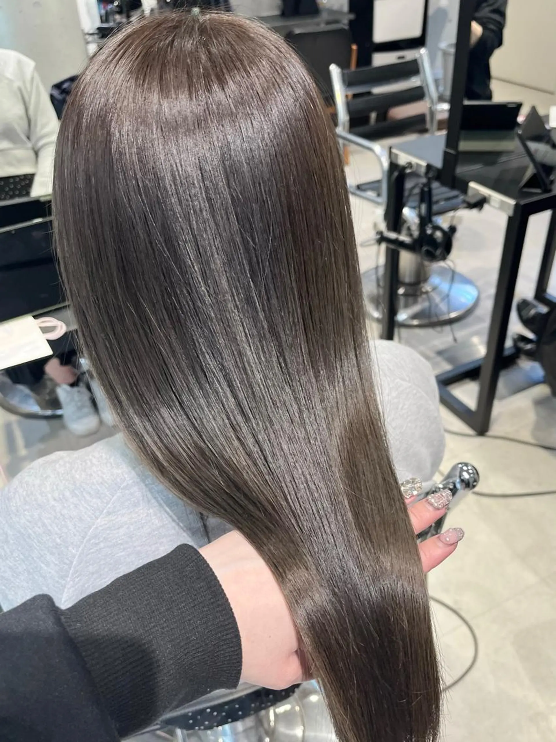 ロング カラー パーマ ヘアアレンジ カット ヘアカラー トリートメント ヘッドスパ ヘアセット 透明感/オリーブ/ グレージュ/YUKAのヘアスタイル