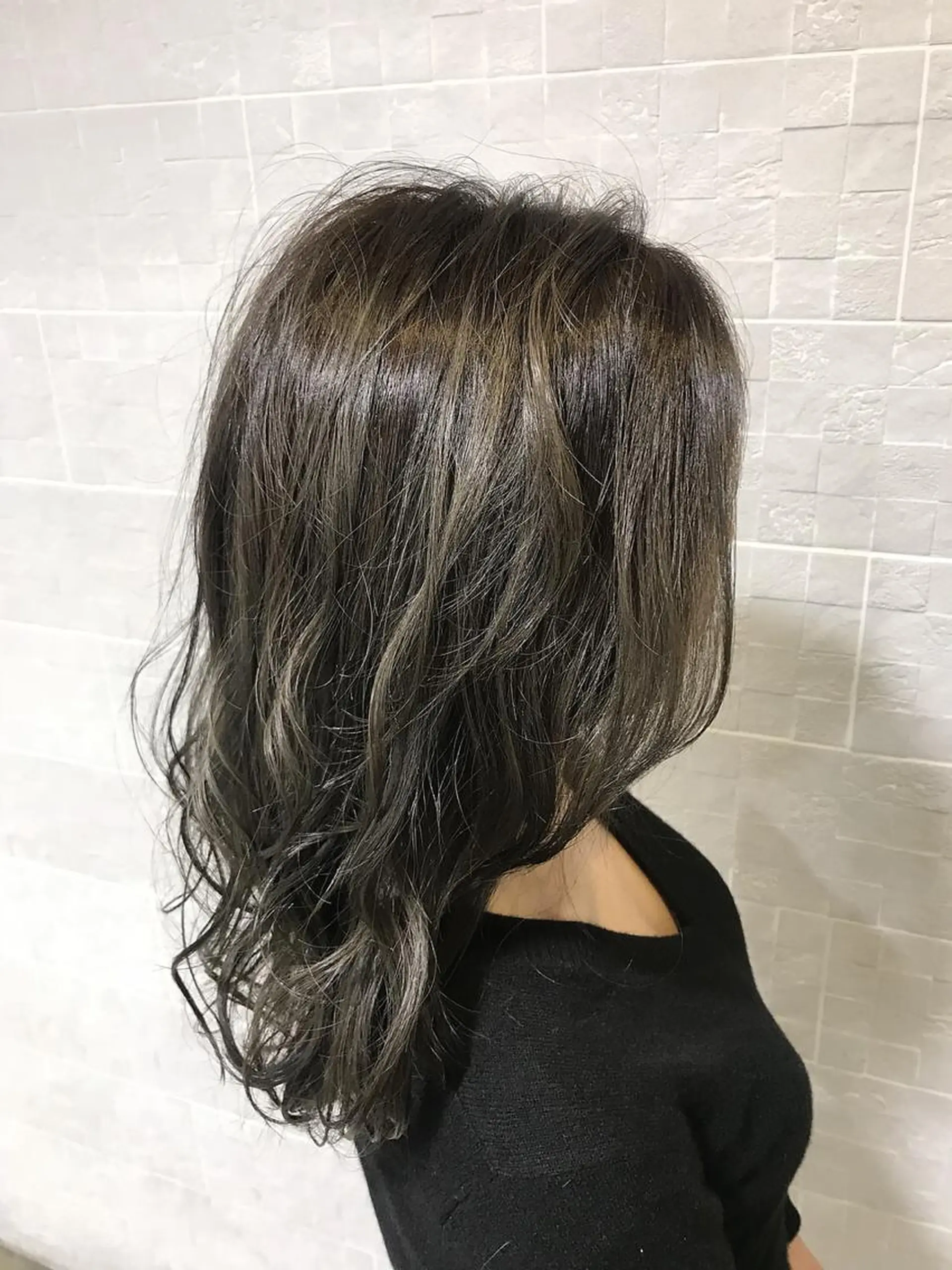 ミディアム カラー カット ヘアカラー トリートメント ブリーチ特化 梅田本多翔のヘアスタイル
