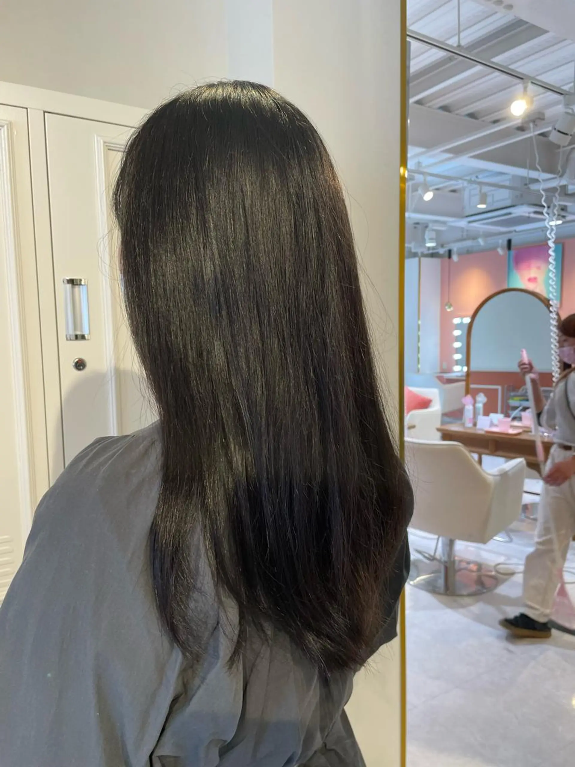 ロング 和田 真依のヘアスタイル