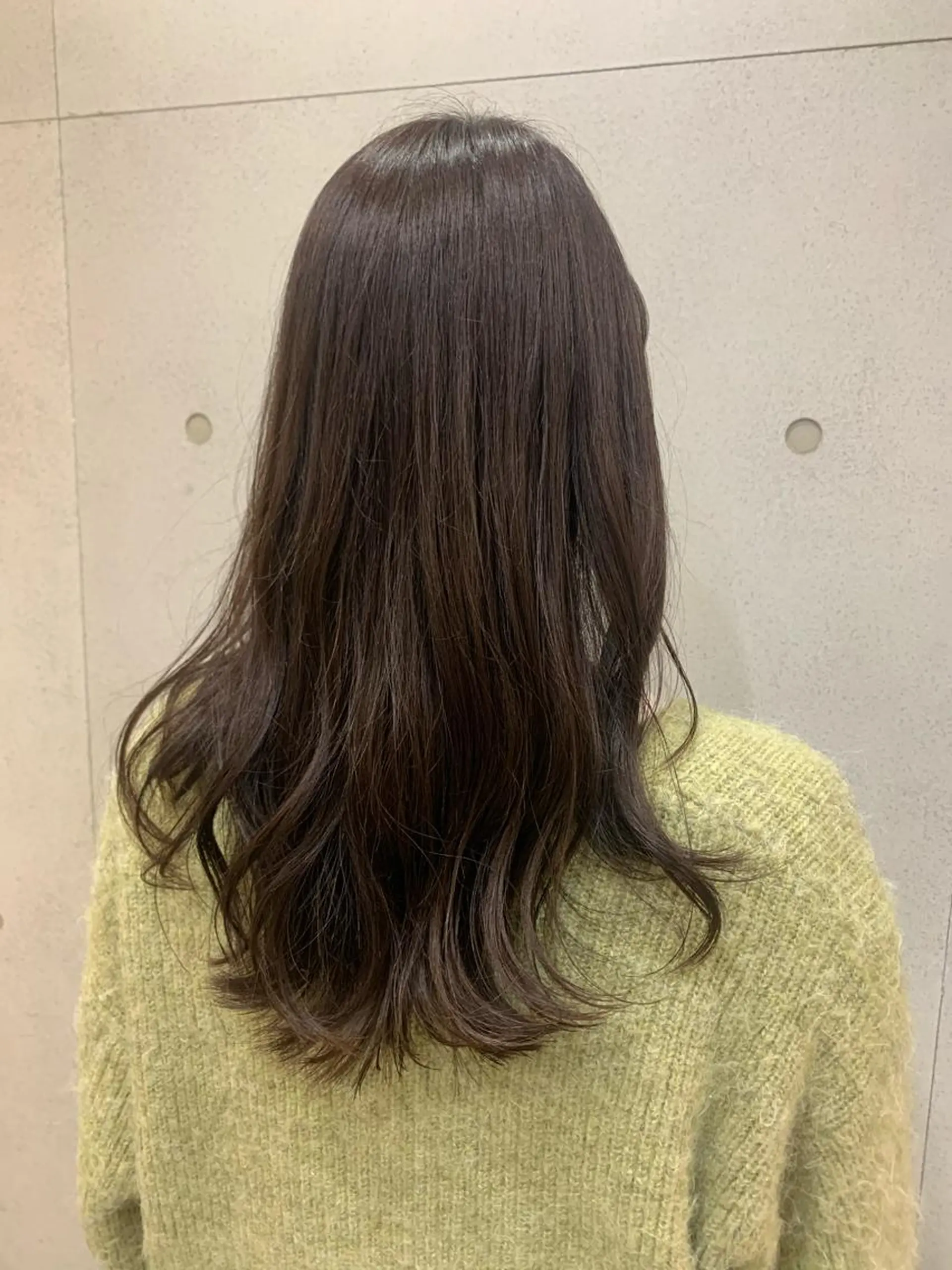 ミディアム ラベンダーベージュ おせ ちさとのヘアスタイル