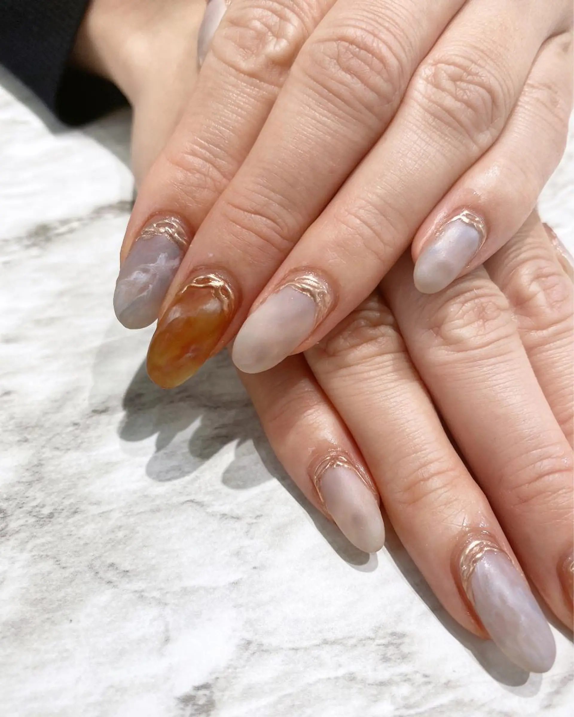 ネイル マットネイル ニュアンスネイル ハンドネイル フットネイル ハンドケア ✴︎:.｡. MAKI.｡.:✴︎のネイルデザイン