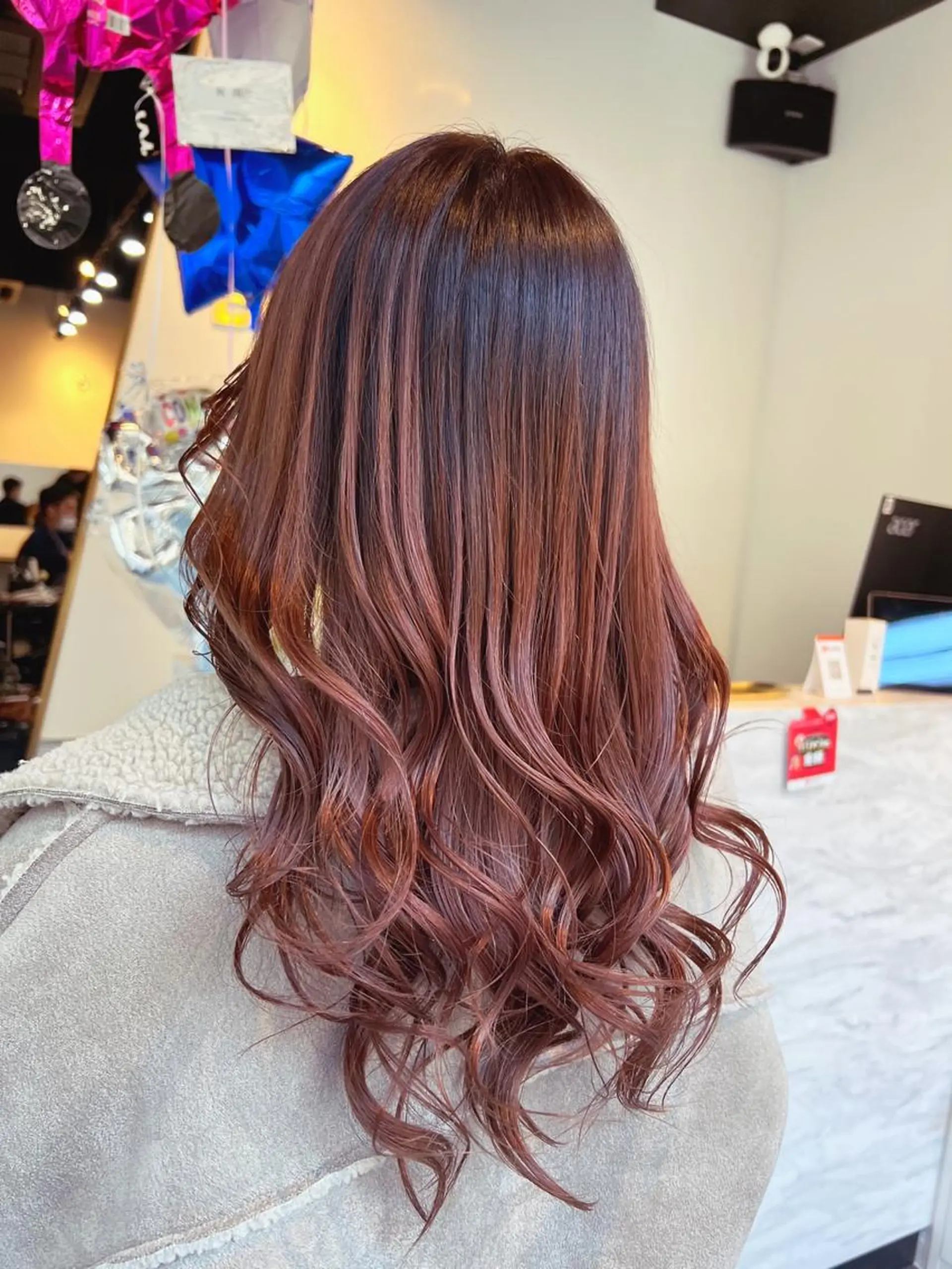 セミロング カラー バレイヤージュ ブラウンカラー ピンクカラー ピンクブラウン レイヤーカット Anthurium 吹田💐のヘアスタイル