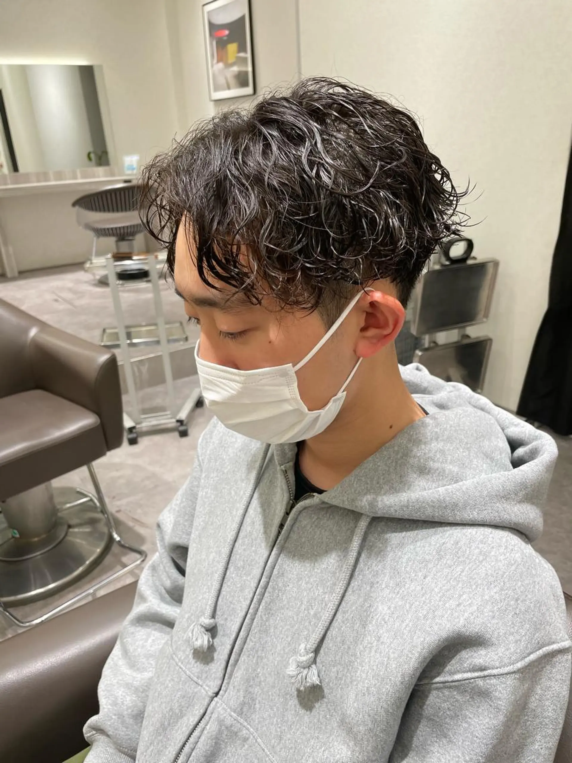 ショート パーマ メンズ メンズブリーチ メンズハイライト メンズメッシュ メンズパーマ メンズツイストパーマ カット パーマ Reginavita栄所属・メンズ特化/矢場町駅 徒歩1分/岡本一真のヘアスタイル