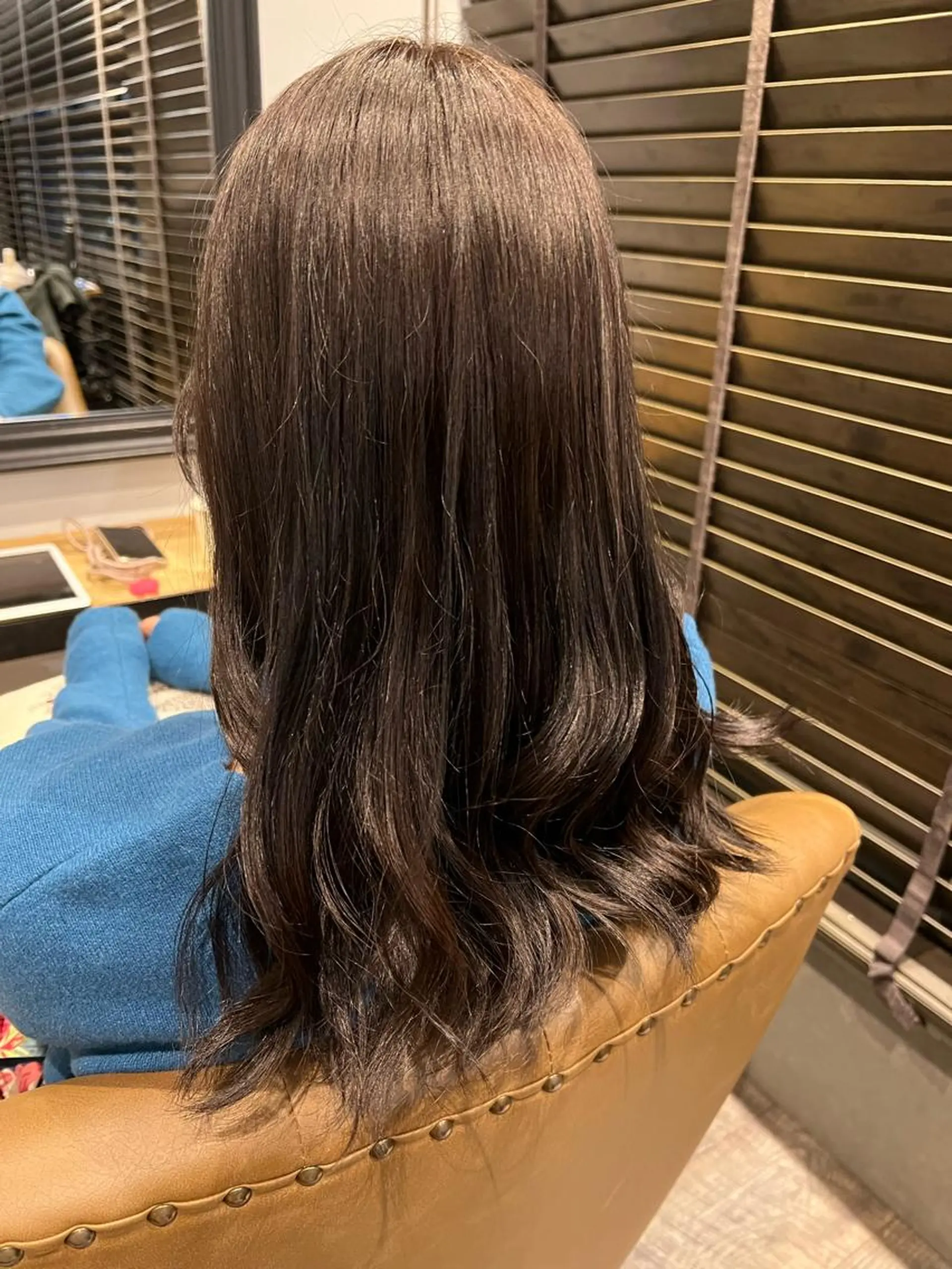 セミロング カラー 菅 康志のヘアスタイル
