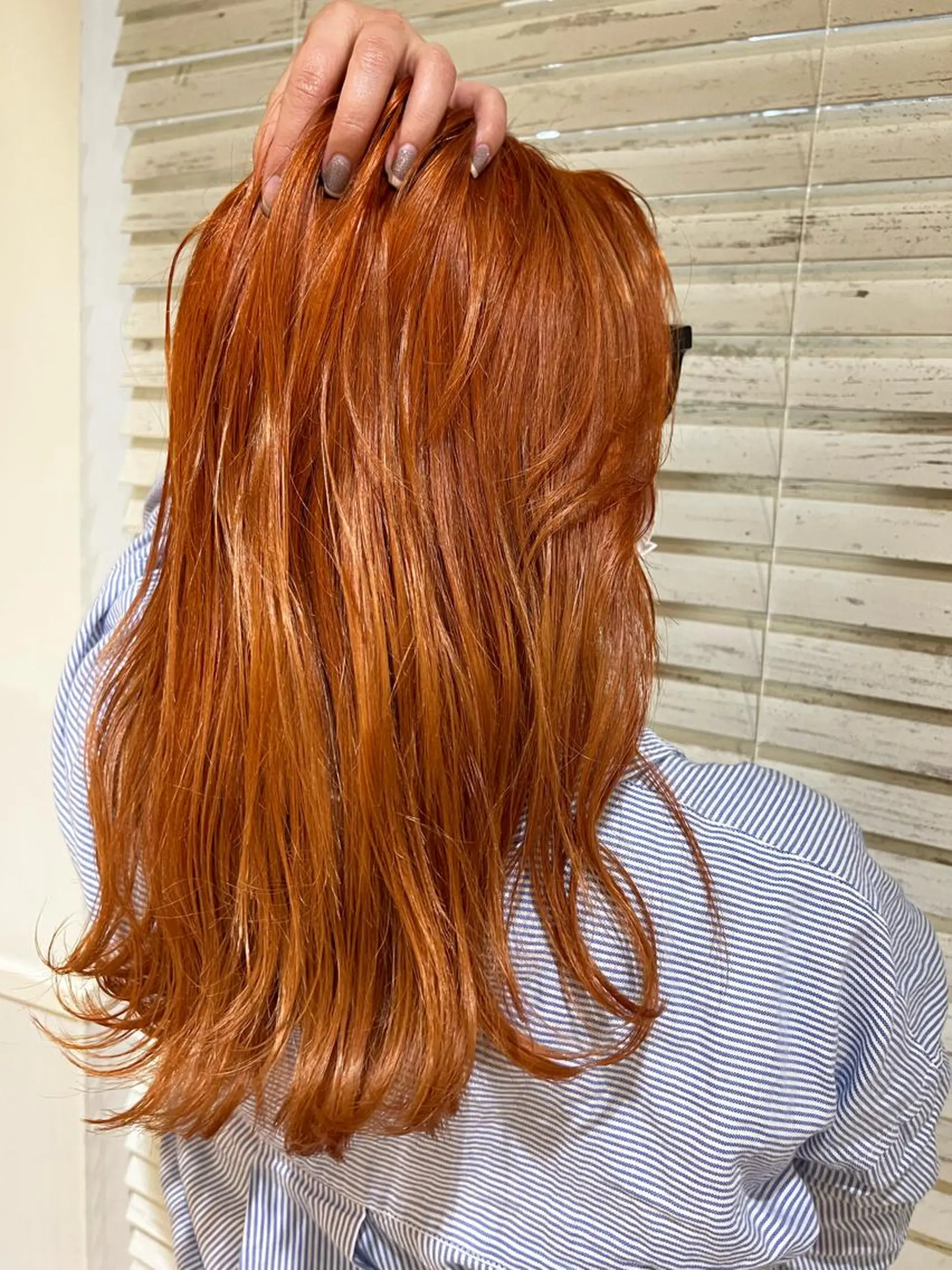 ロング カラー ブリーチ オレンジ ながやま まいのヘアスタイル