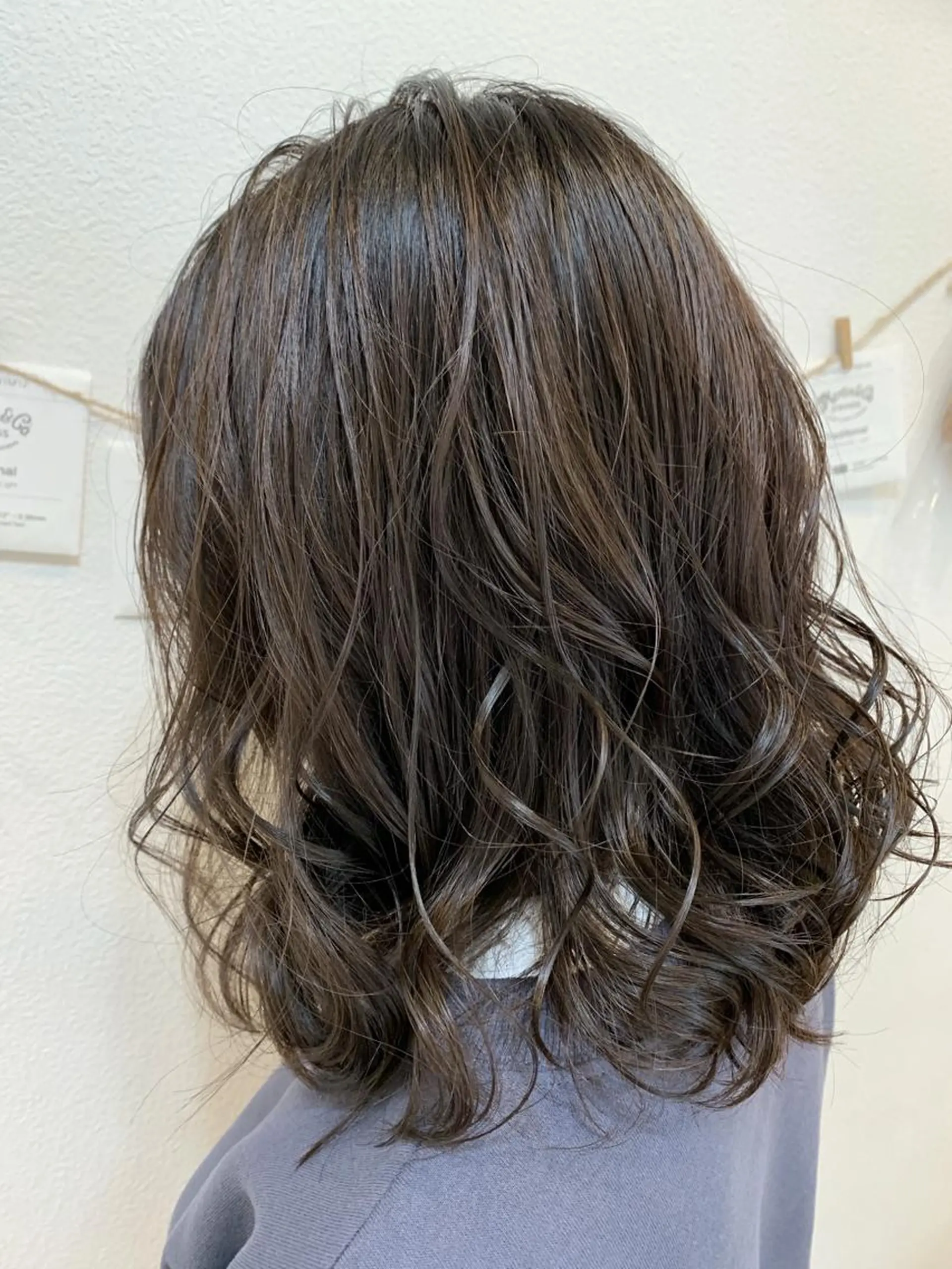 ミディアム ショートボブ アッシュ ボブ 外国人風カラー ハイライト トレンドパーマ 加藤菜月のヘアスタイル