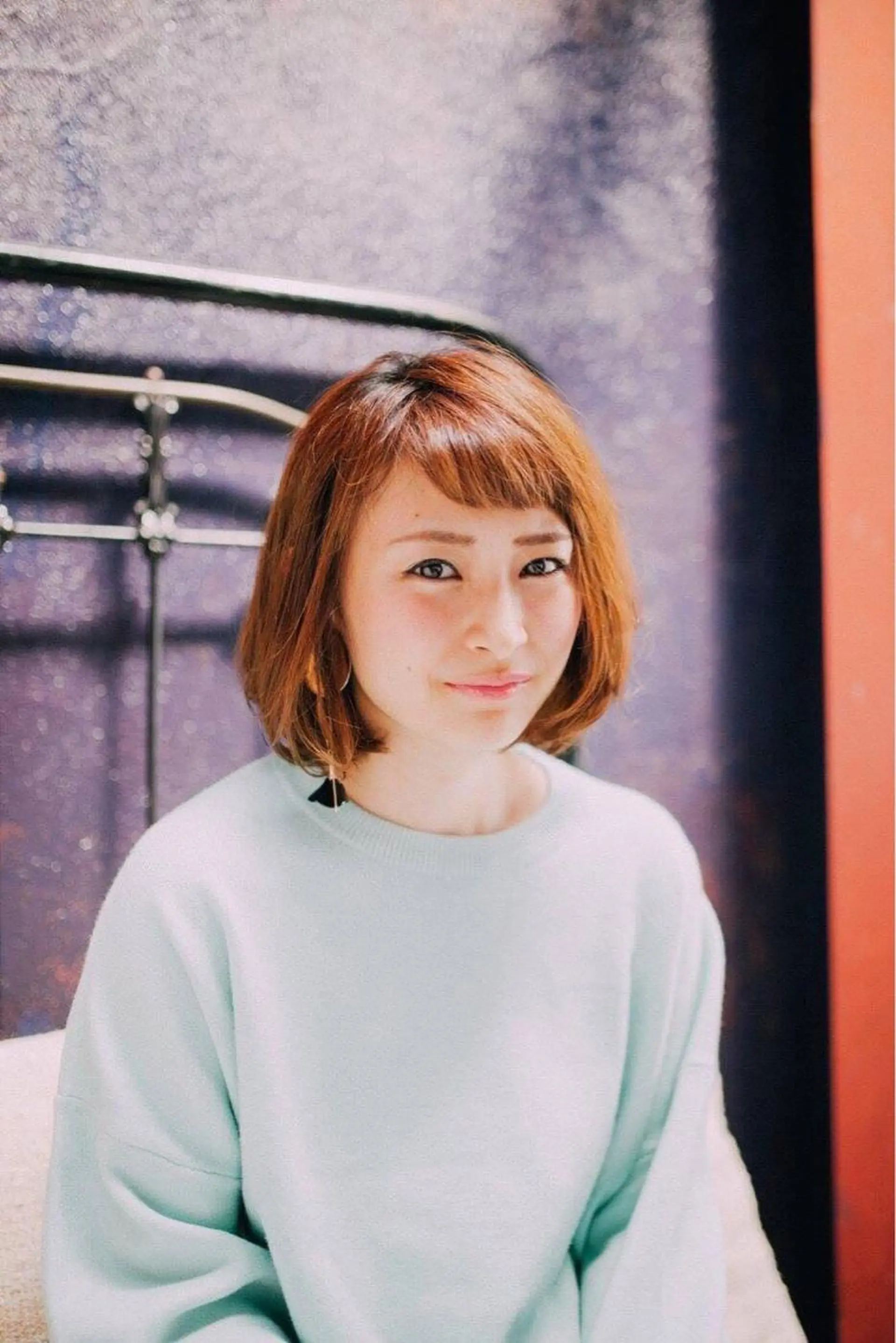 ミディアム 佐藤 香織のヘアスタイル