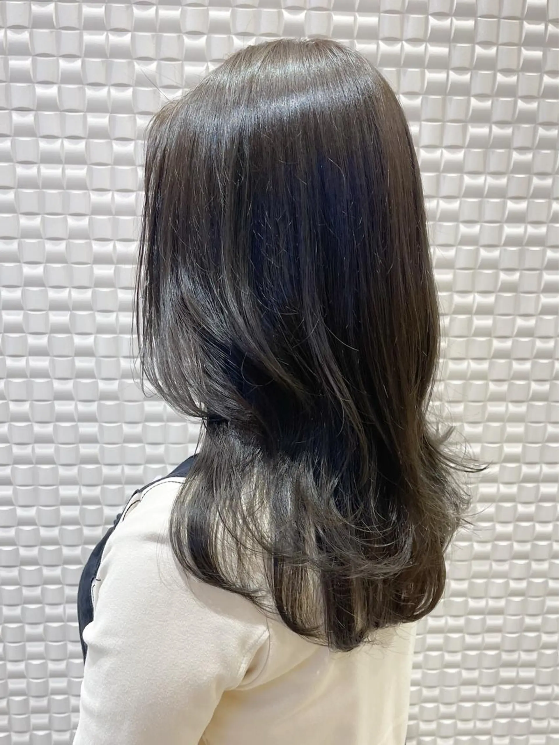 セミロング 艶カラー/ よしみ🥣のヘアスタイル