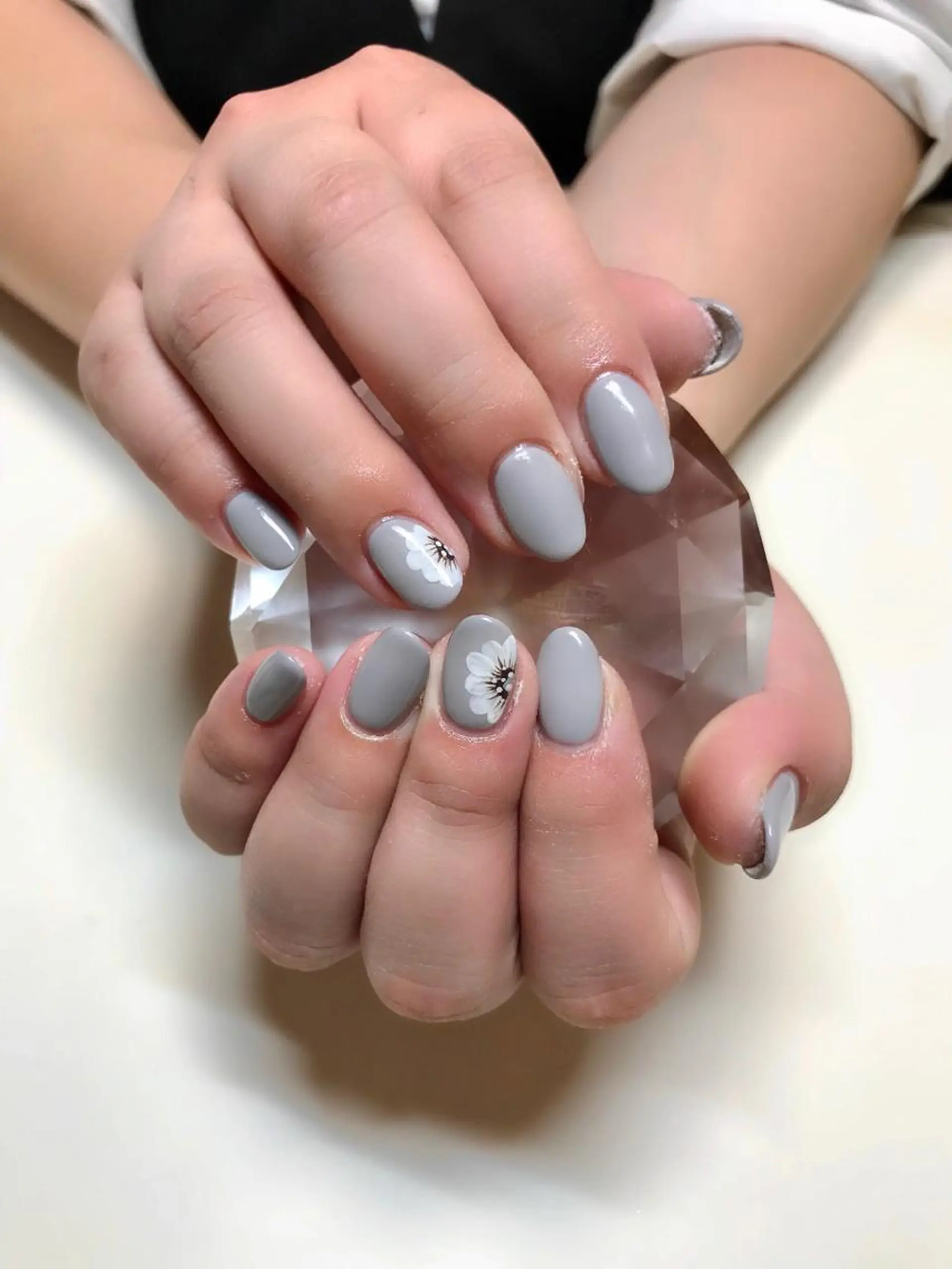 ネイル 春ネイル ハンドネイル 'mm  (ミリ) ＭＡＮＡＭＩのネイルデザイン