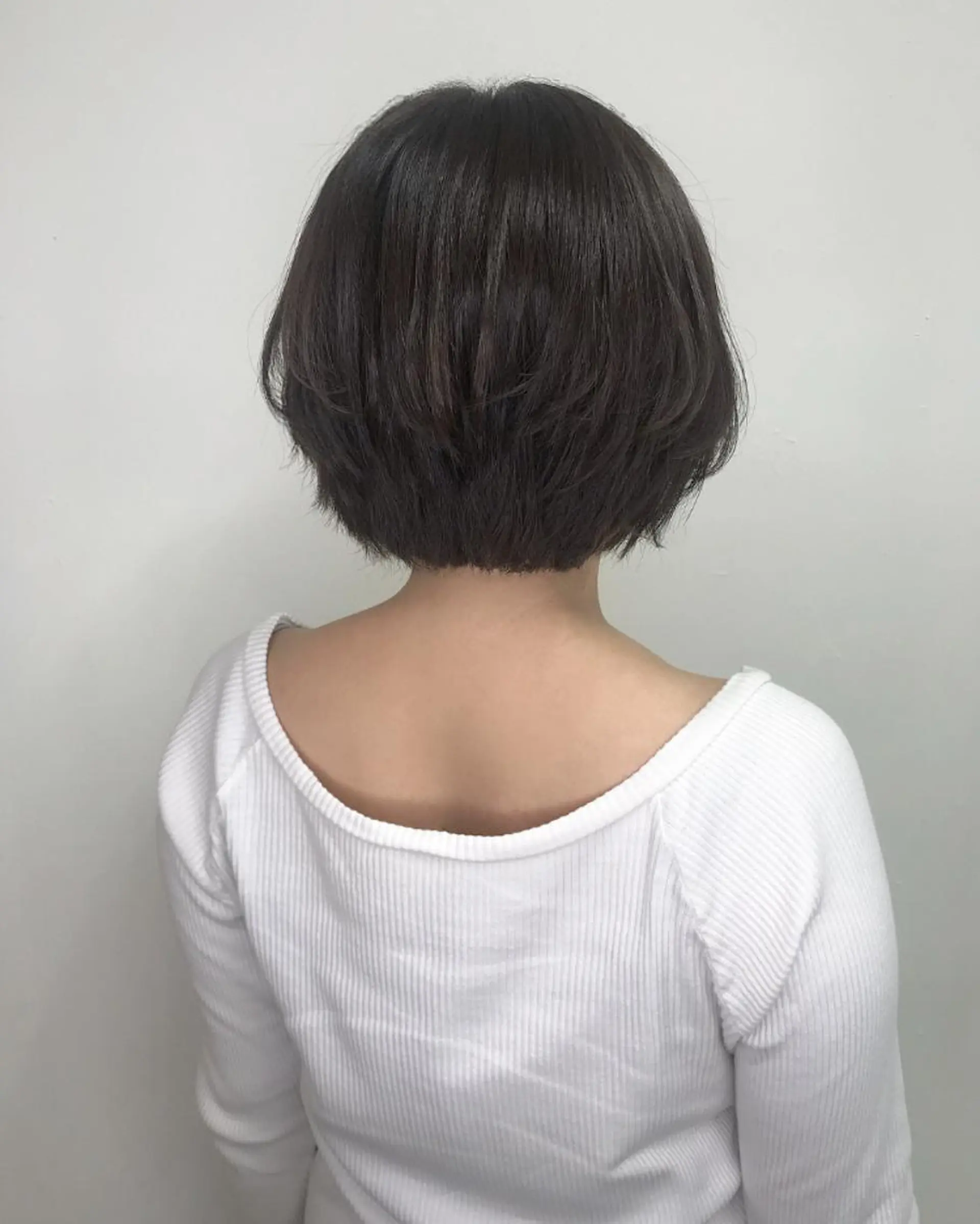 ショート カラー 黒田 優衣のヘアスタイル