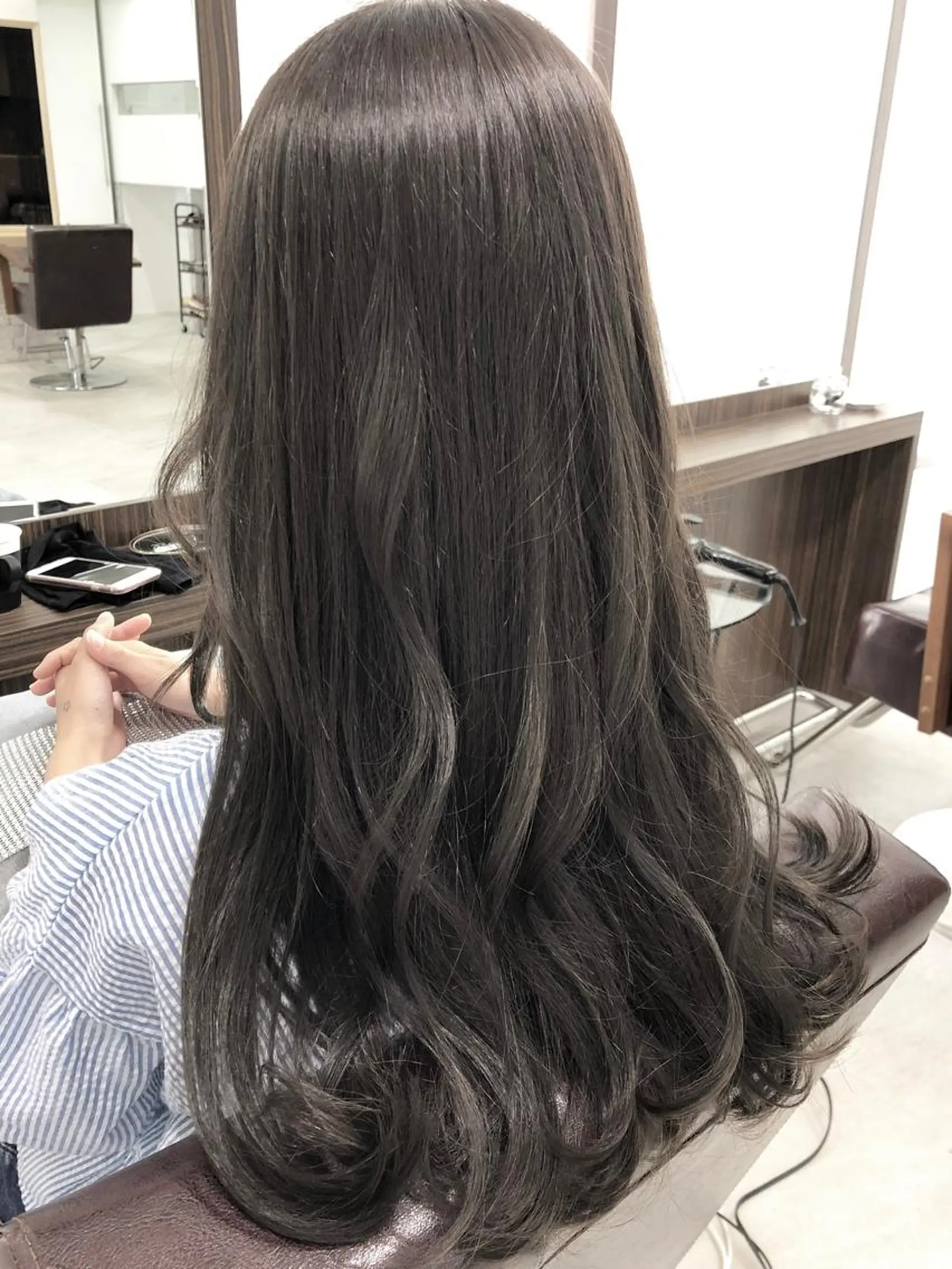 ロング カラー グレージュ オリーブグレージュ オリーブグレー YUDA 湯田のヘアスタイル