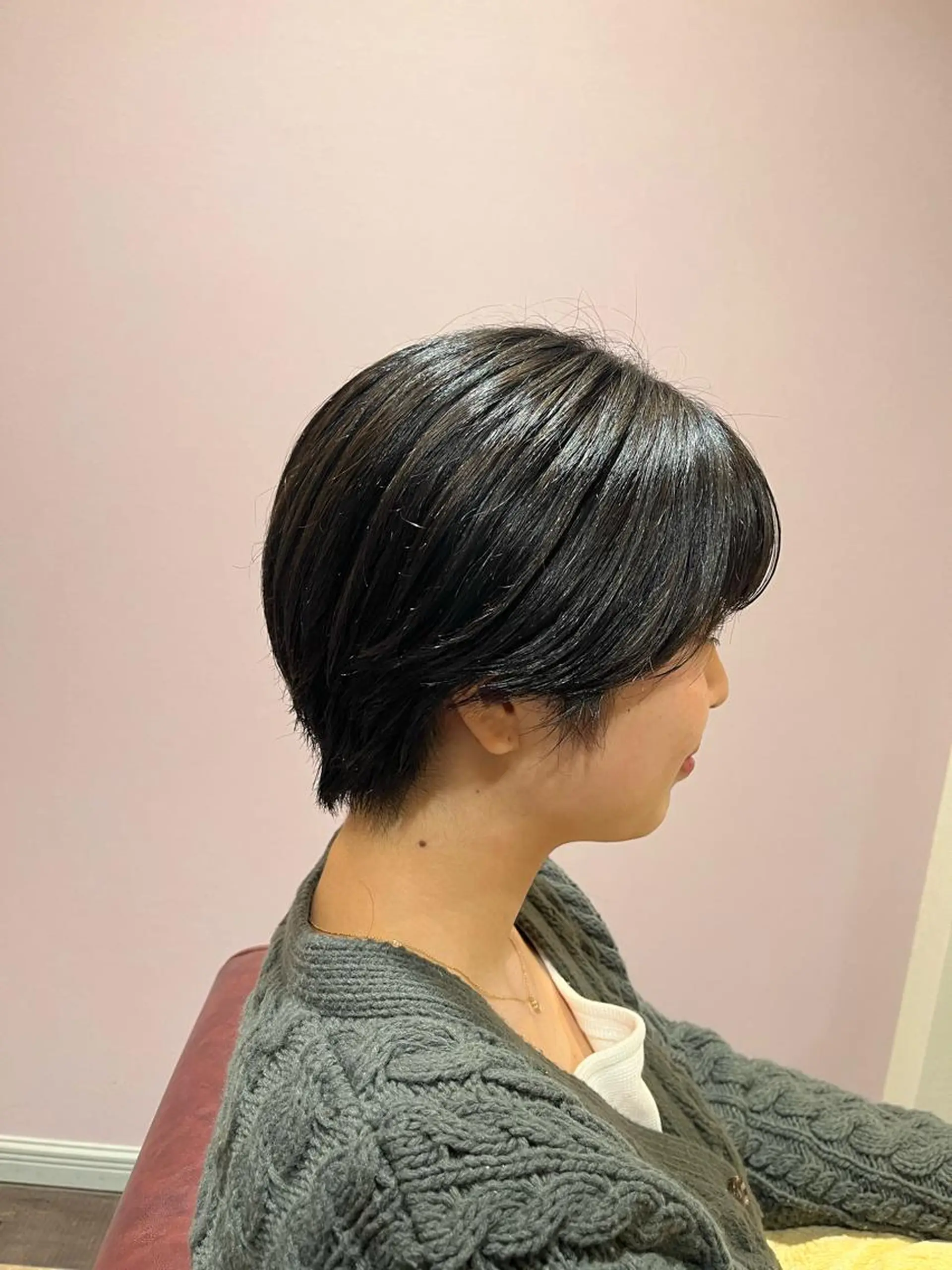 ショート カラー 丸みショート 黒髪 ブルーカラー ブルーブラック ショートヘア カット 初ブリーチOK✨ ハイトーン稲吉菜々美のヘアスタイル