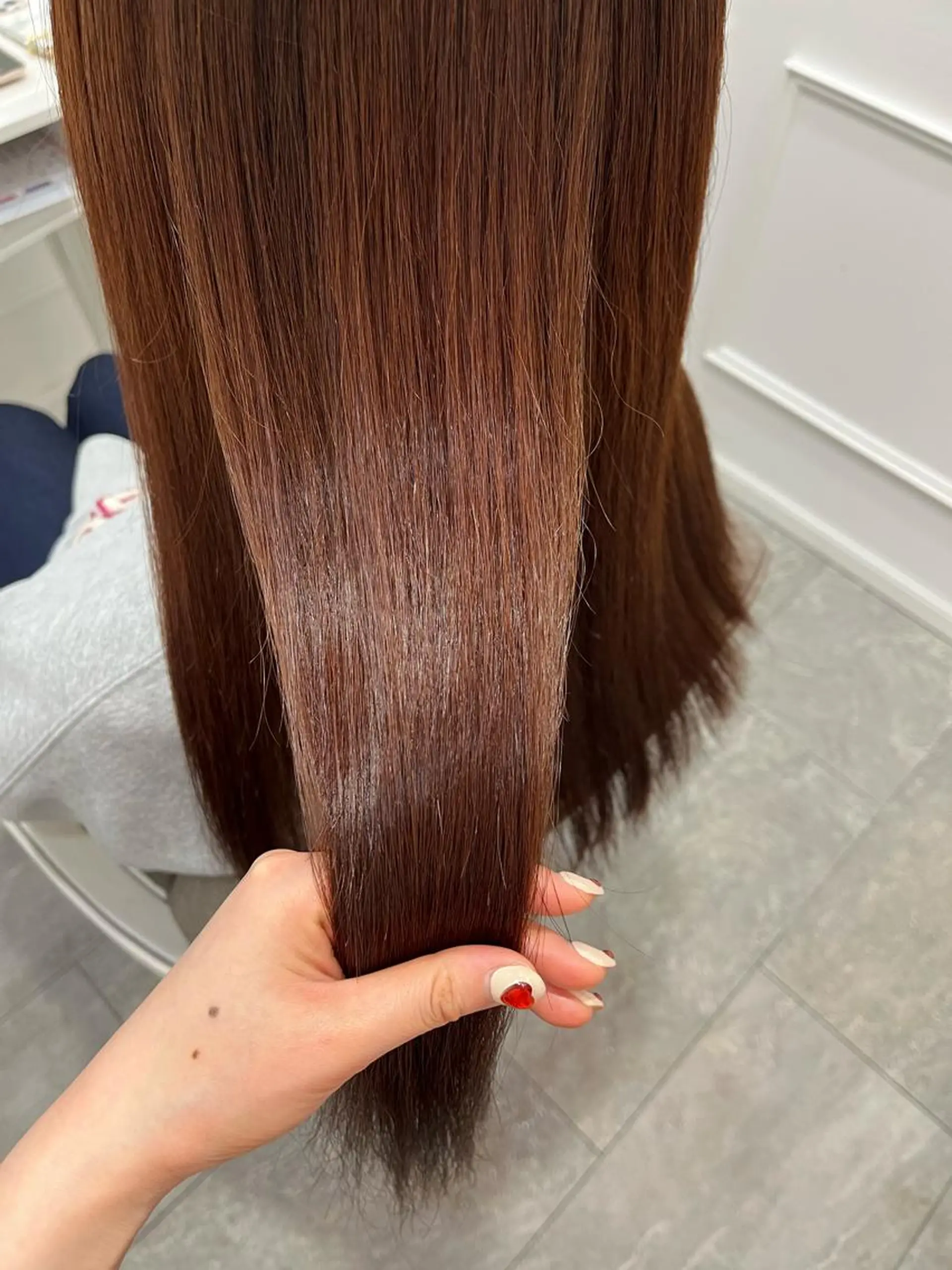 ロング カラー 新井 凪のヘアスタイル