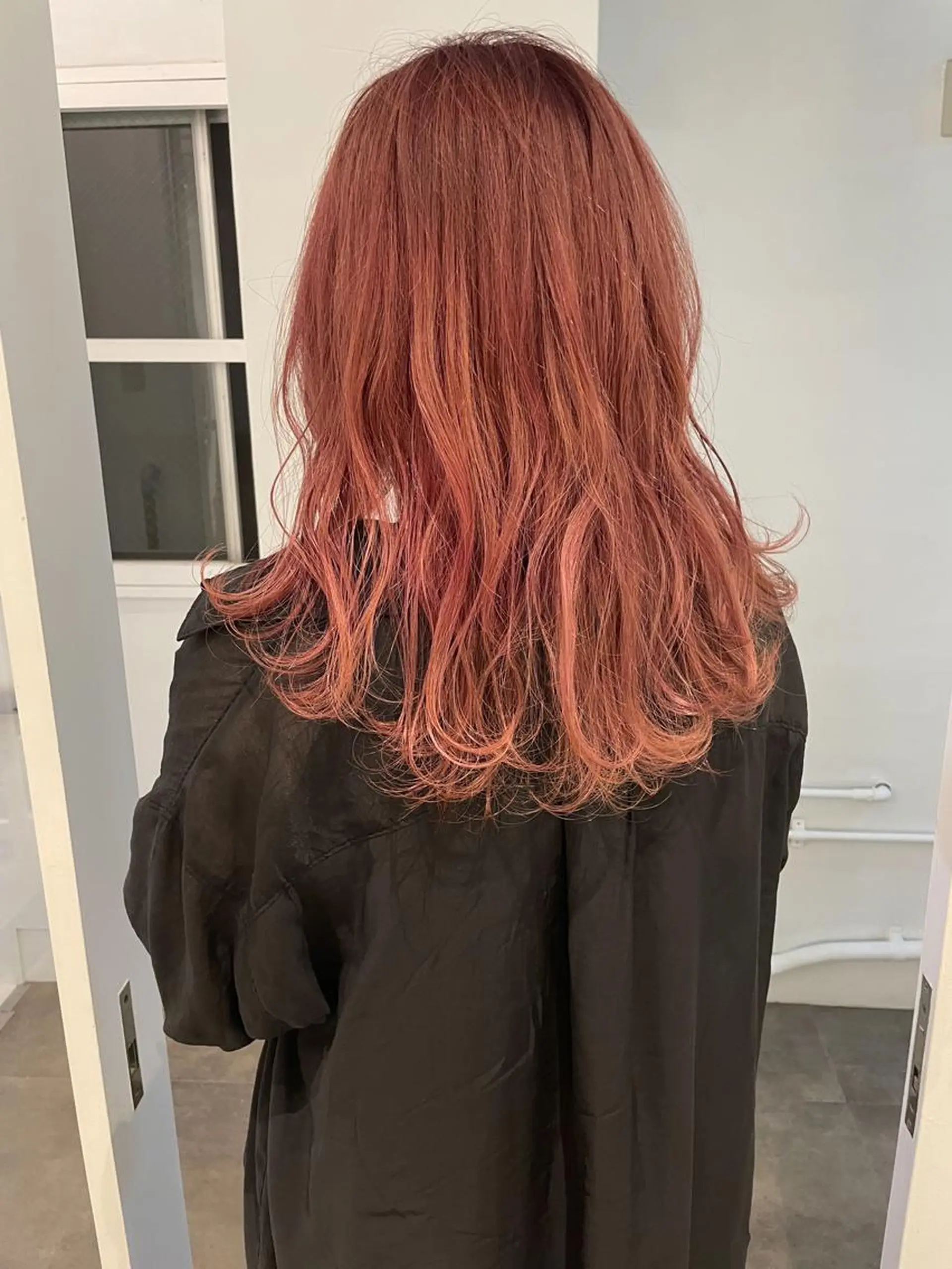 ミディアム カラー ブリーチ ピンクカラー . AYUKAのヘアスタイル