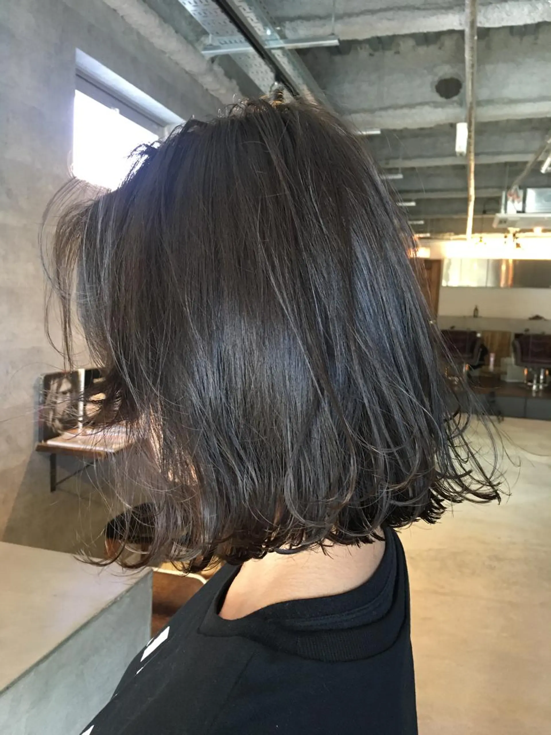 ミディアム カット ヘアカラー トリートメント 俵 知広のヘアスタイル