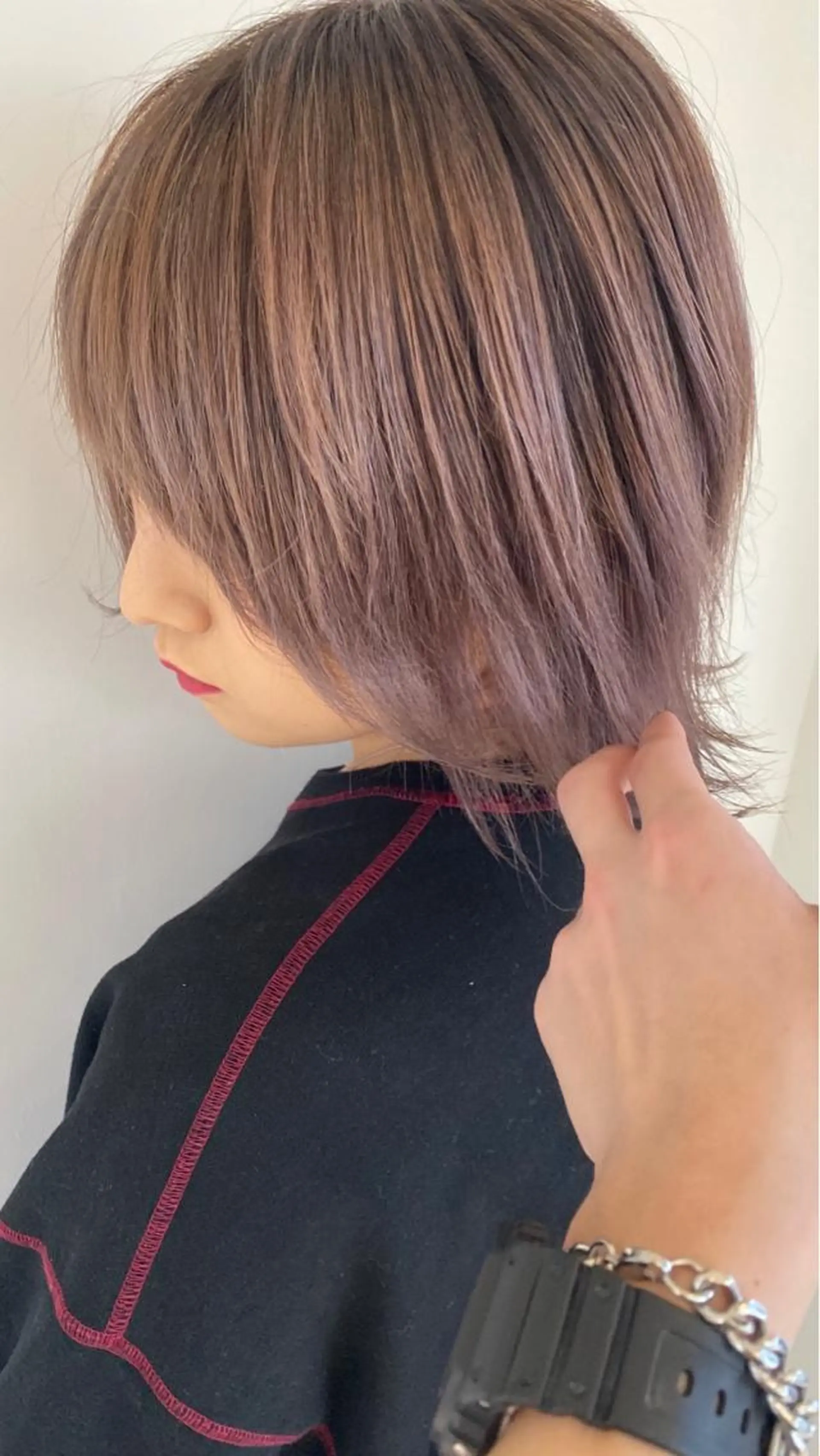 ミディアム カラー 渡邊 唯のヘアスタイル