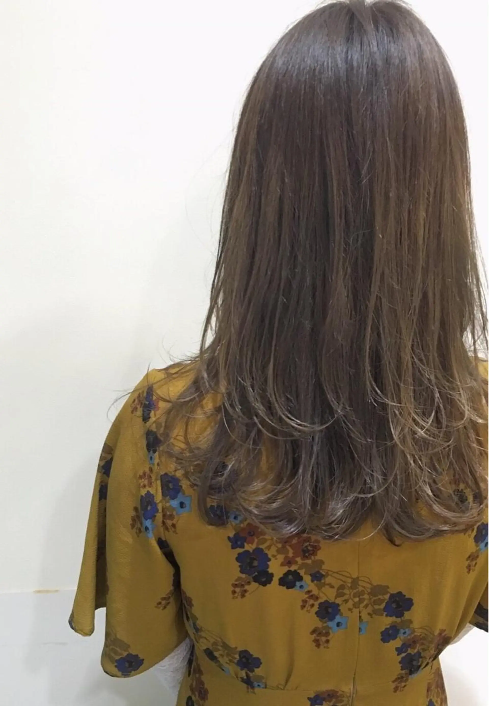 セミロング layer cut 前田ヒロコのヘアスタイル