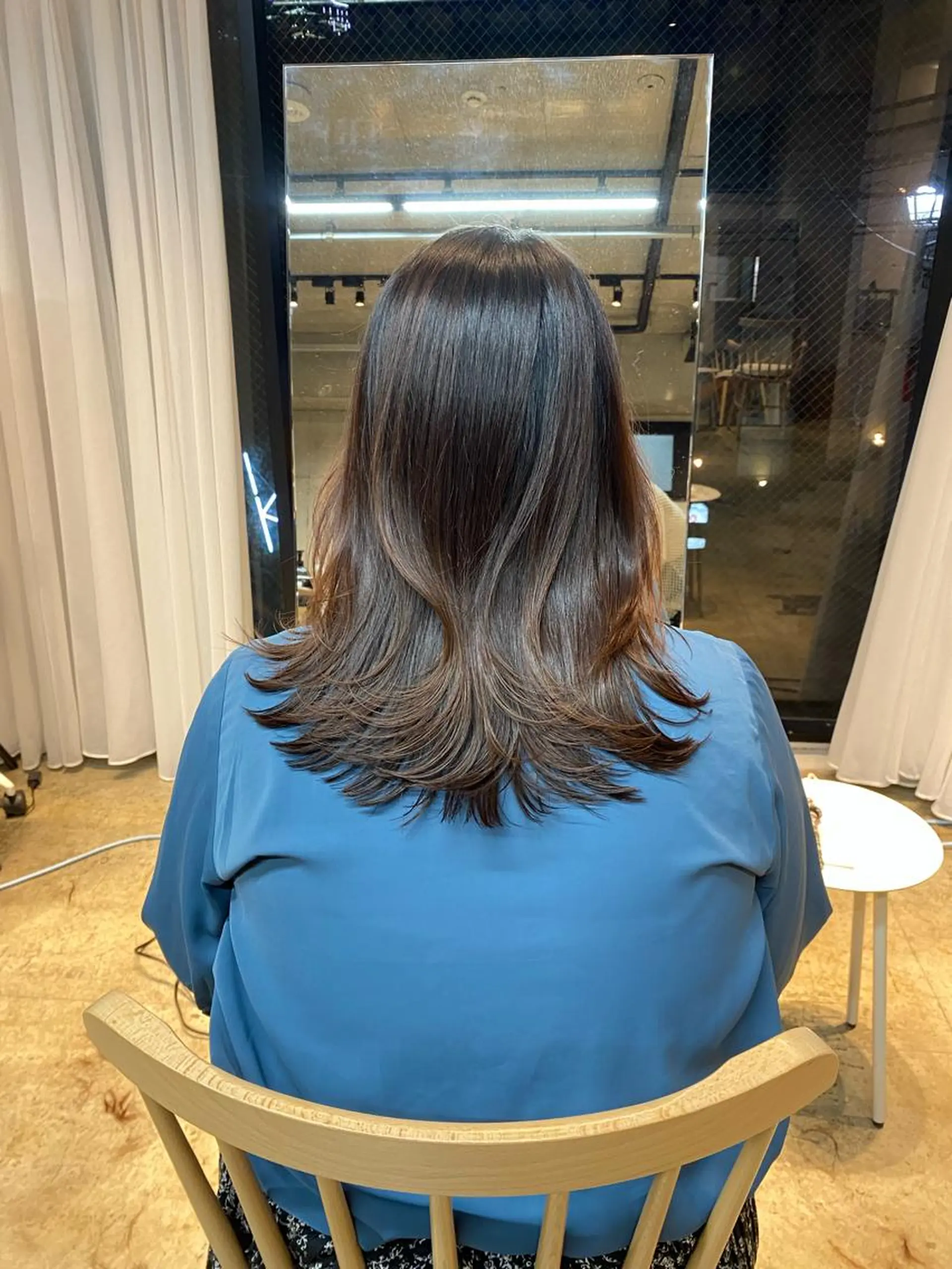 ミディアム 飯田 みづきのヘアスタイル