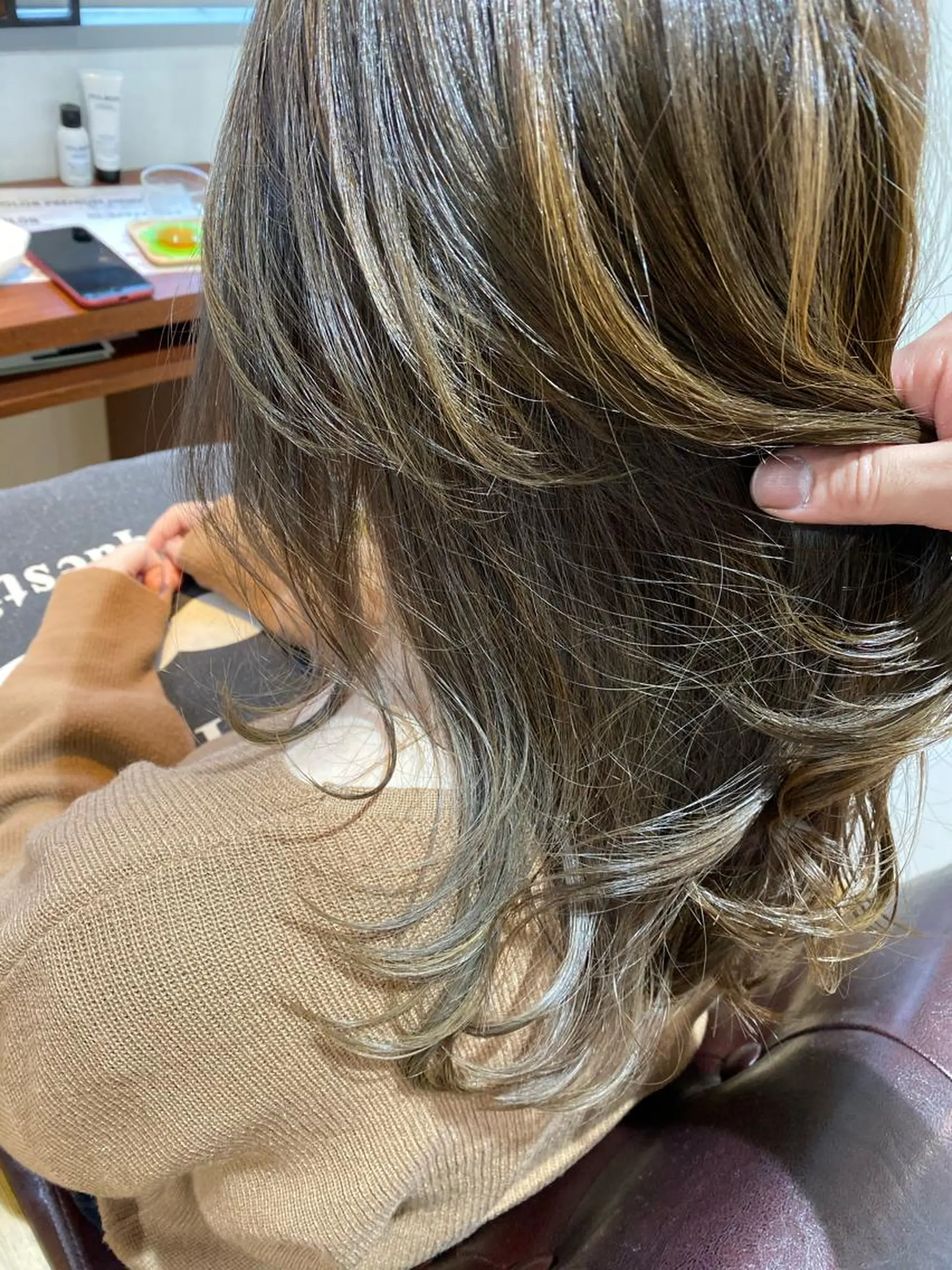 セミロング カラー アッシュ インナーカラー シルバー シルバーアッシュ ヘアカラー トリートメント Kazu .Kのヘアスタイル